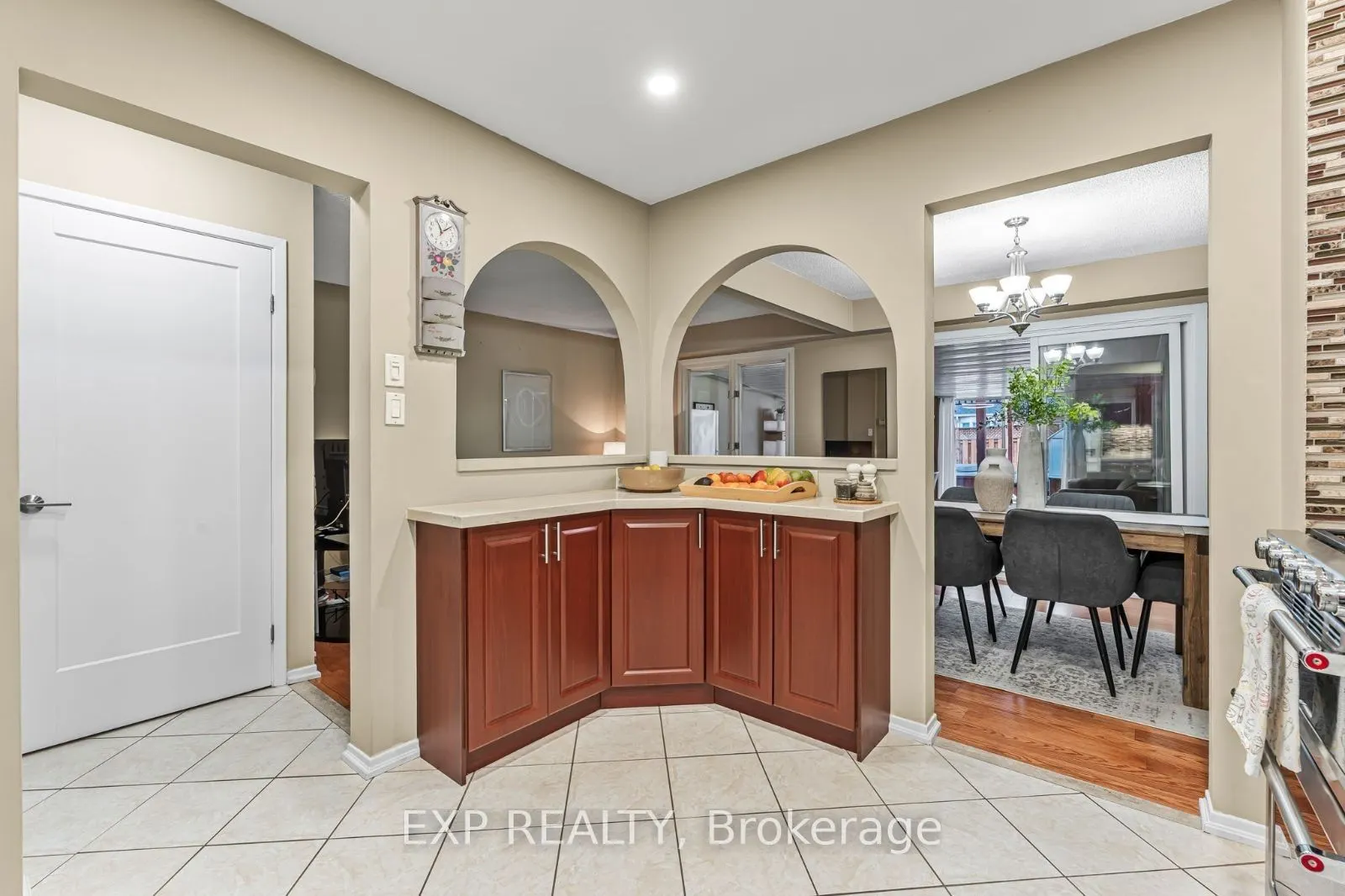 7242 Corrine Crescent