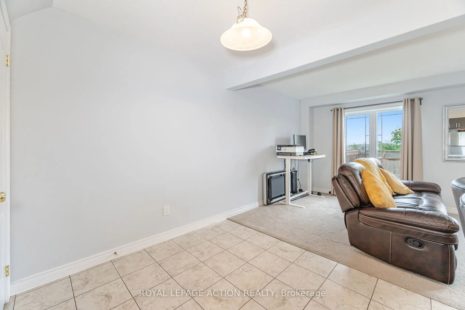 124 Parkinson Crescent, #11