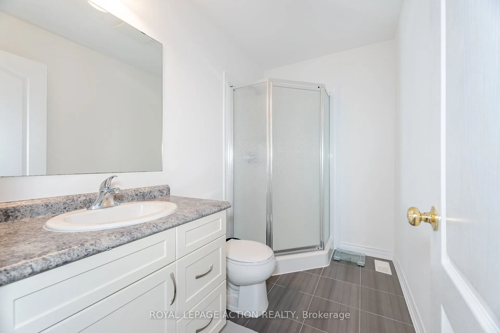 124 Parkinson Crescent, #11