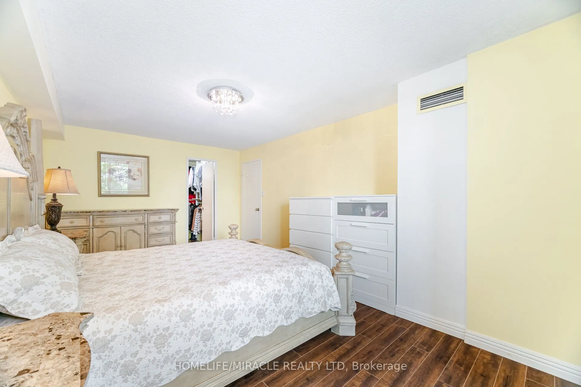 1320 Mississauga valley Boulevard, #515