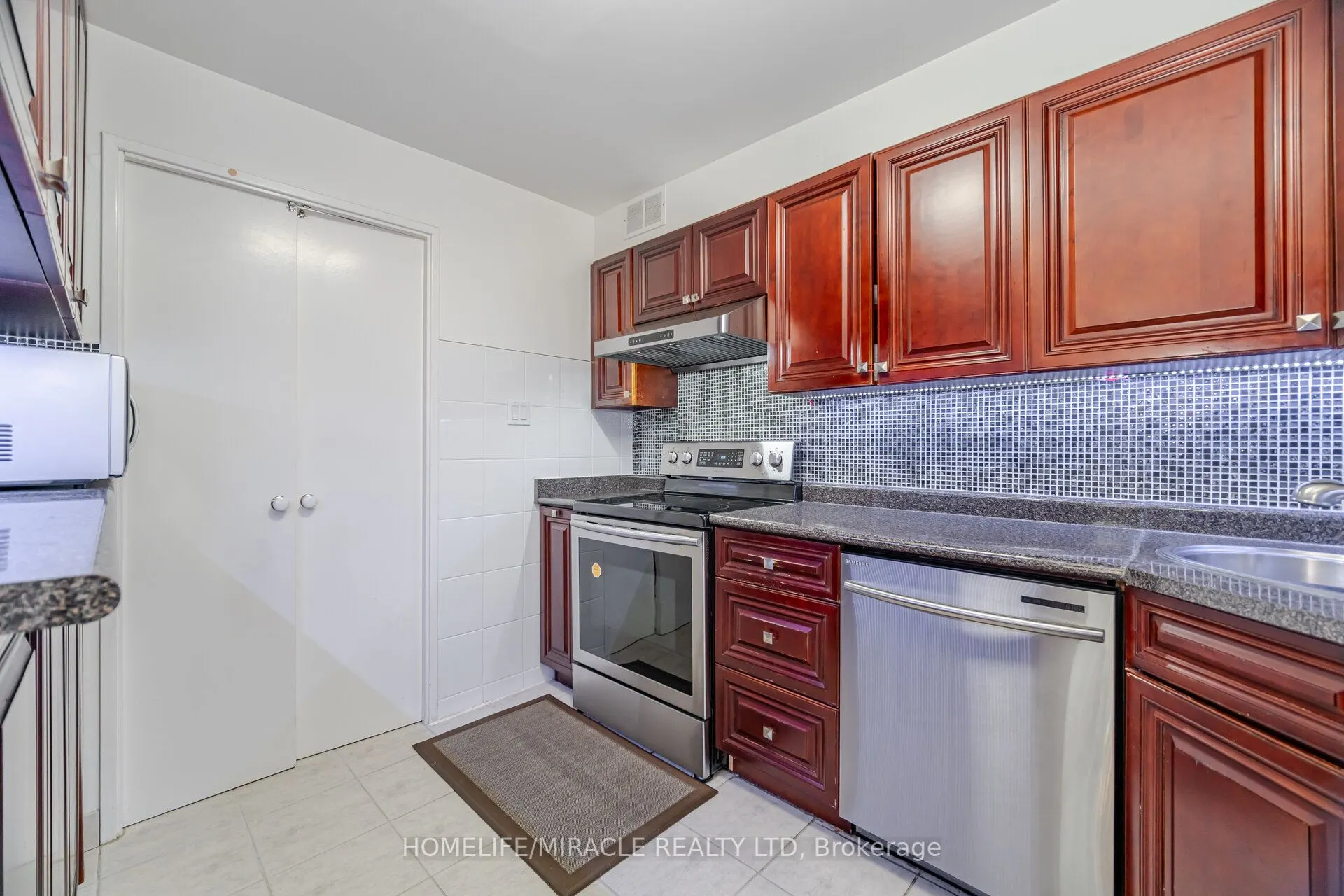 1320 Mississauga valley Boulevard, #515