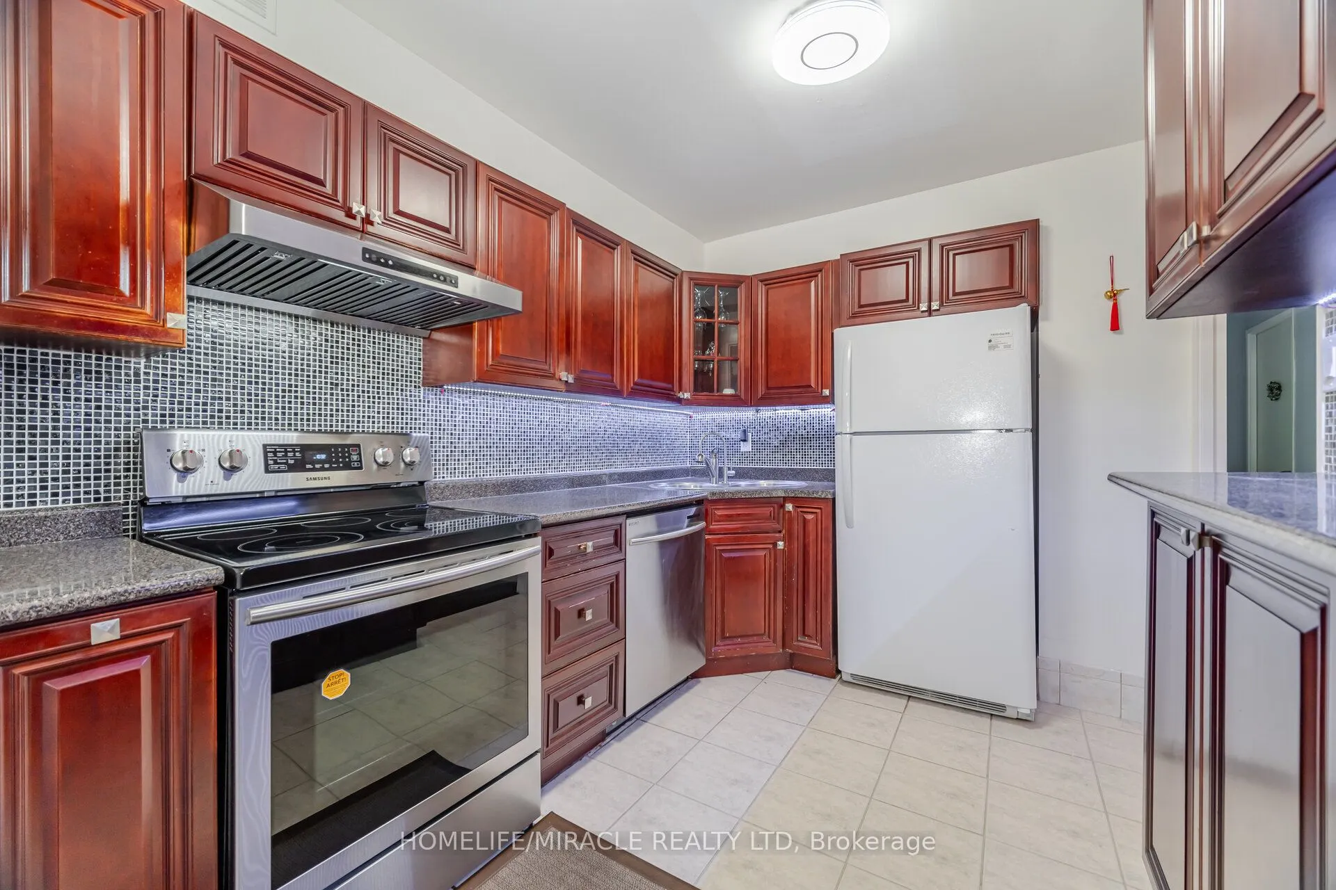 1320 Mississauga valley Boulevard, #515