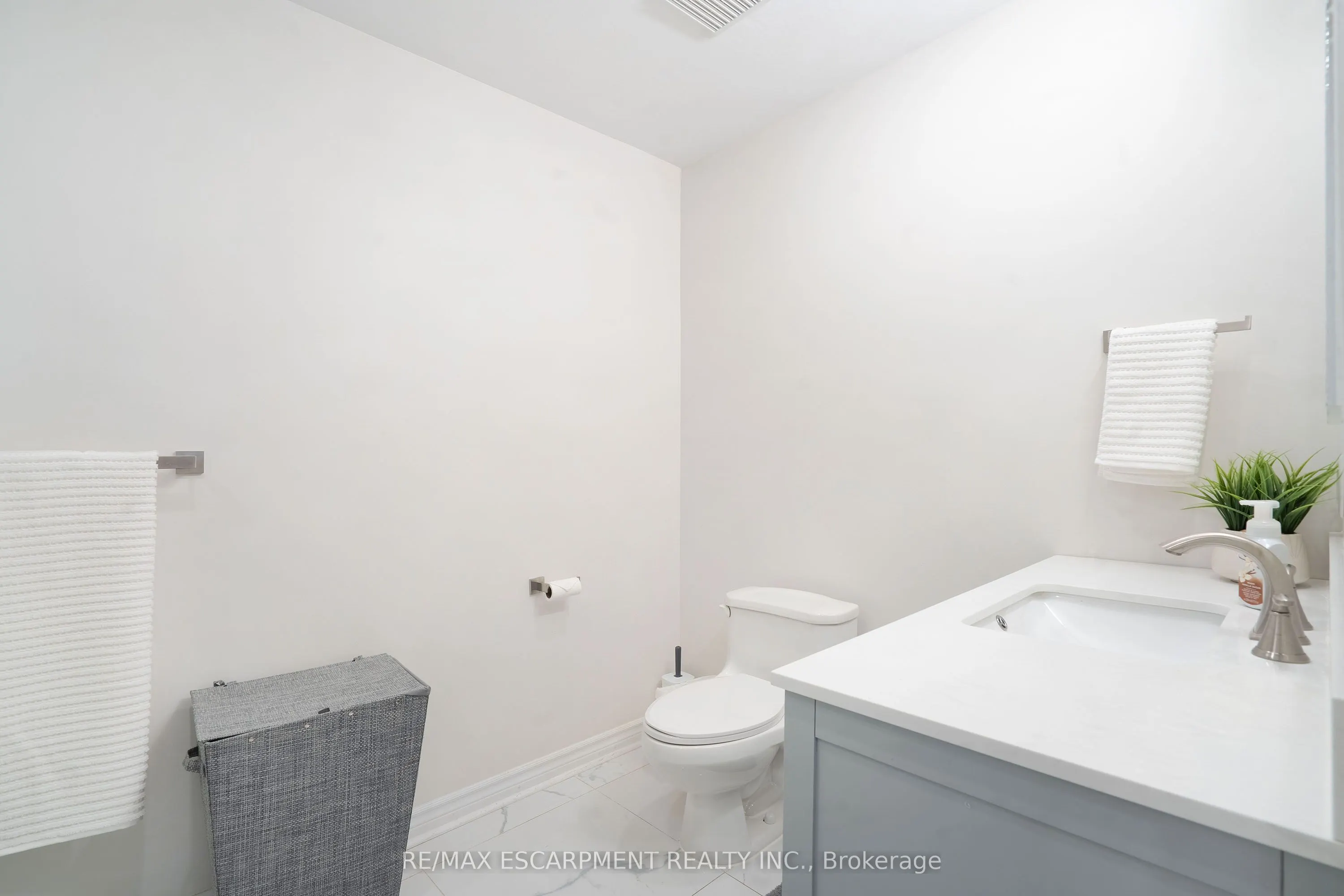 1496 Tyneburn Crescent