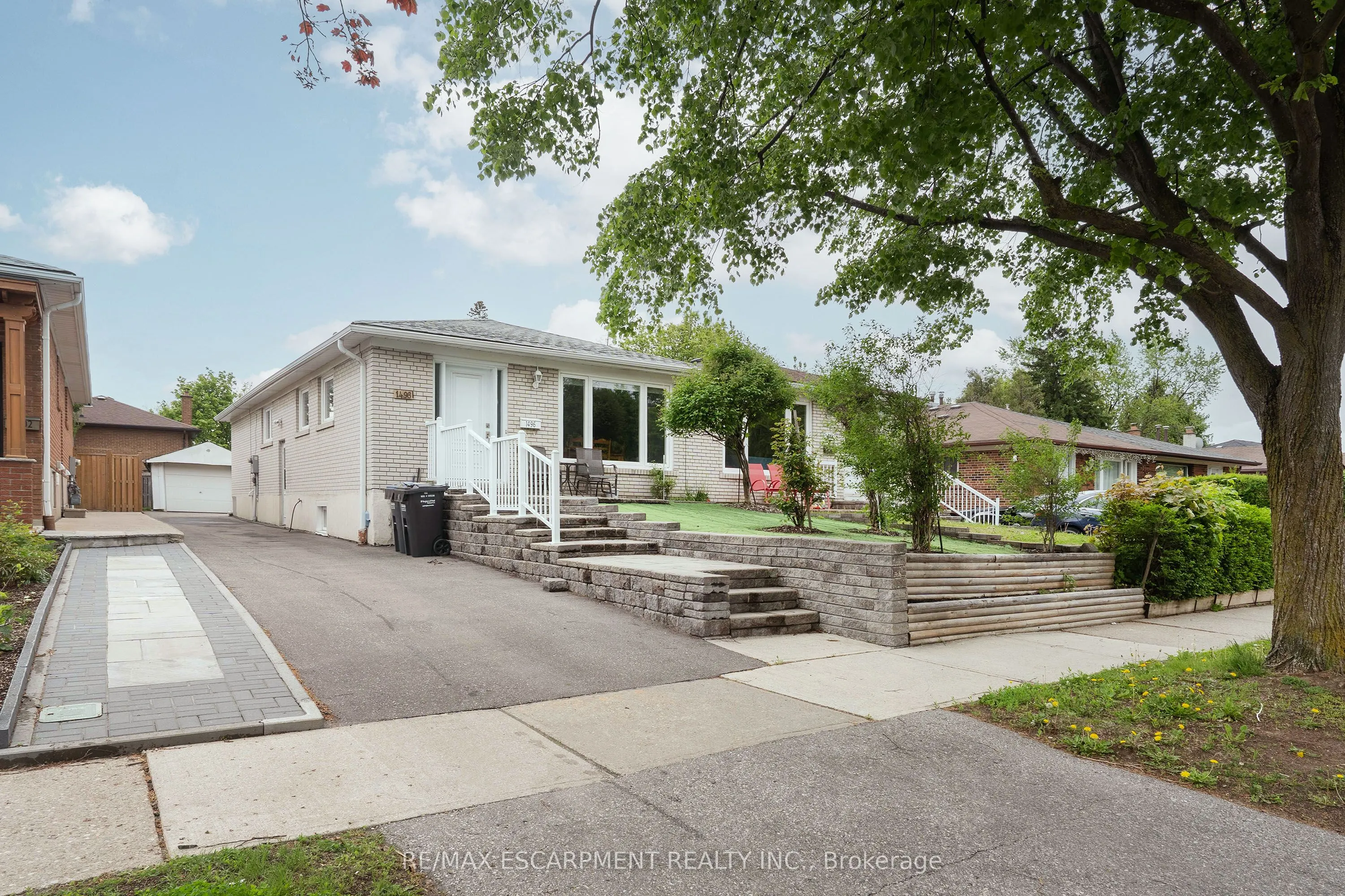 1496 Tyneburn Crescent