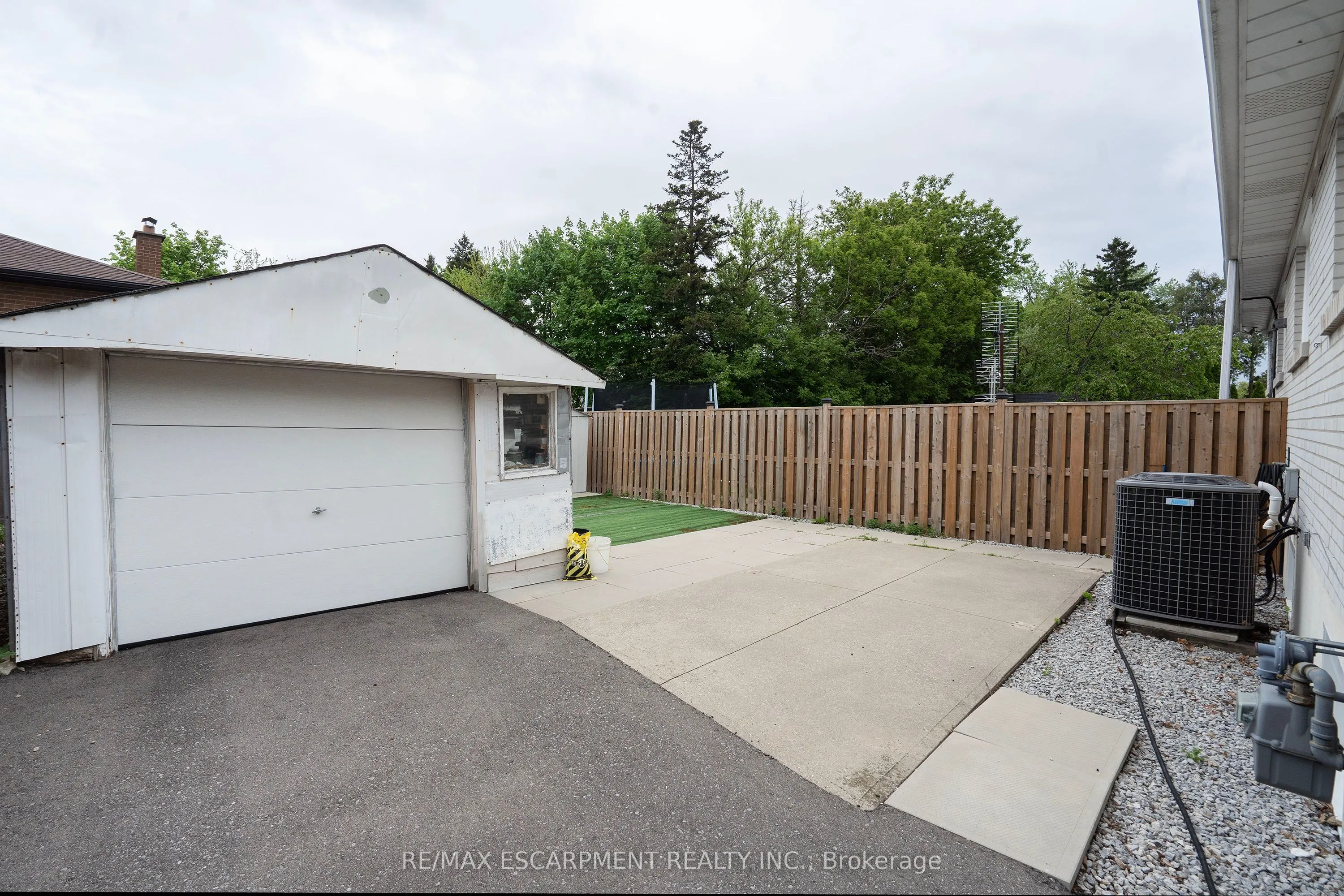 1496 Tyneburn Crescent