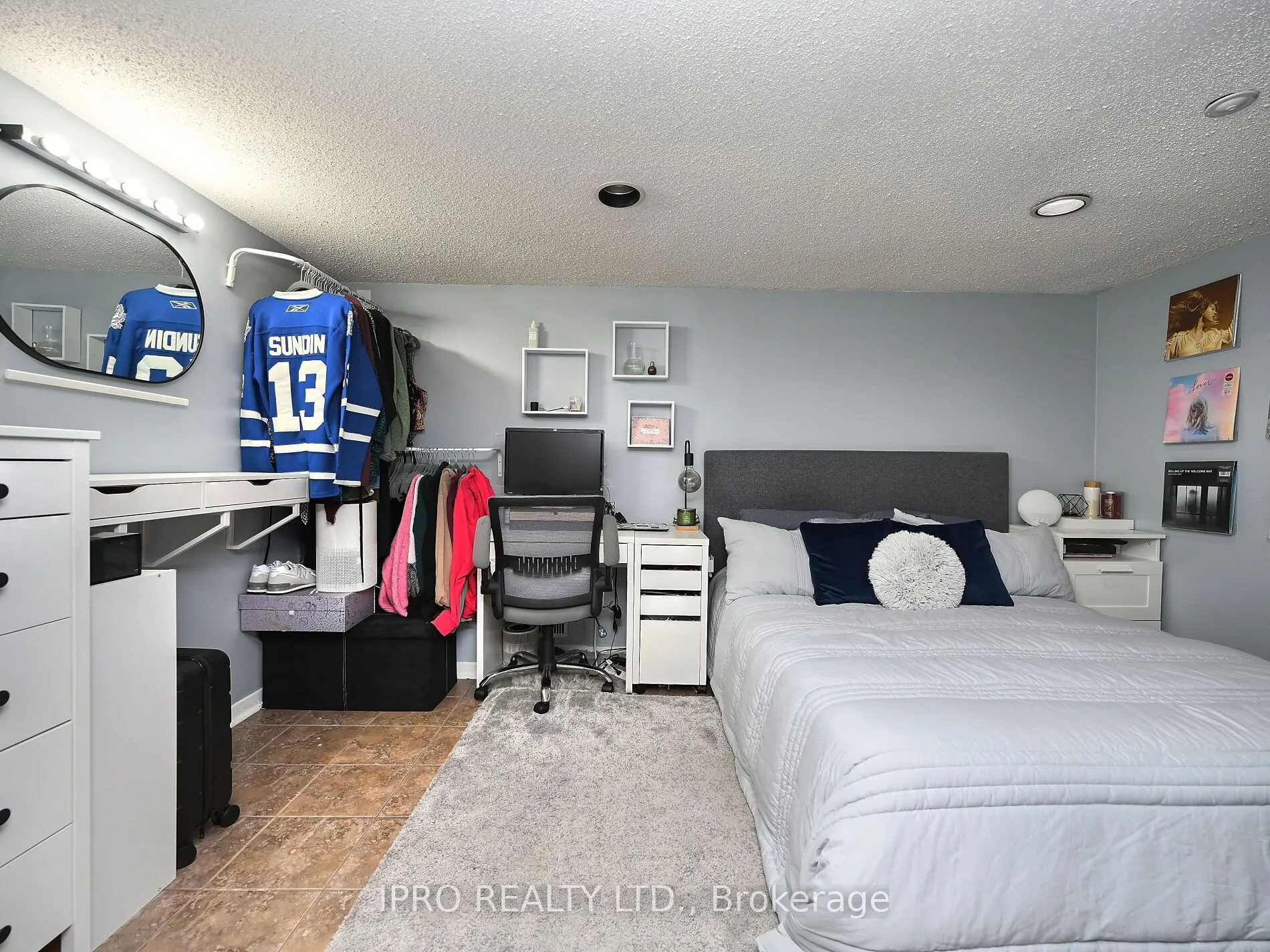 13 Avon Park Drive
