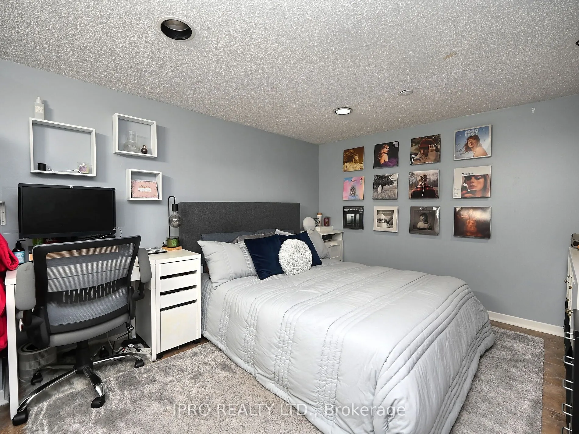 13 Avon Park Drive