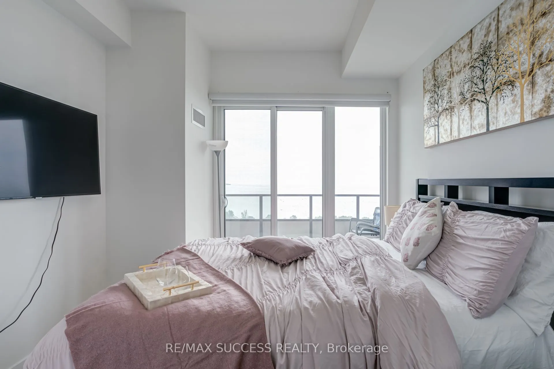 20 Shore breeze Avenue, #1807