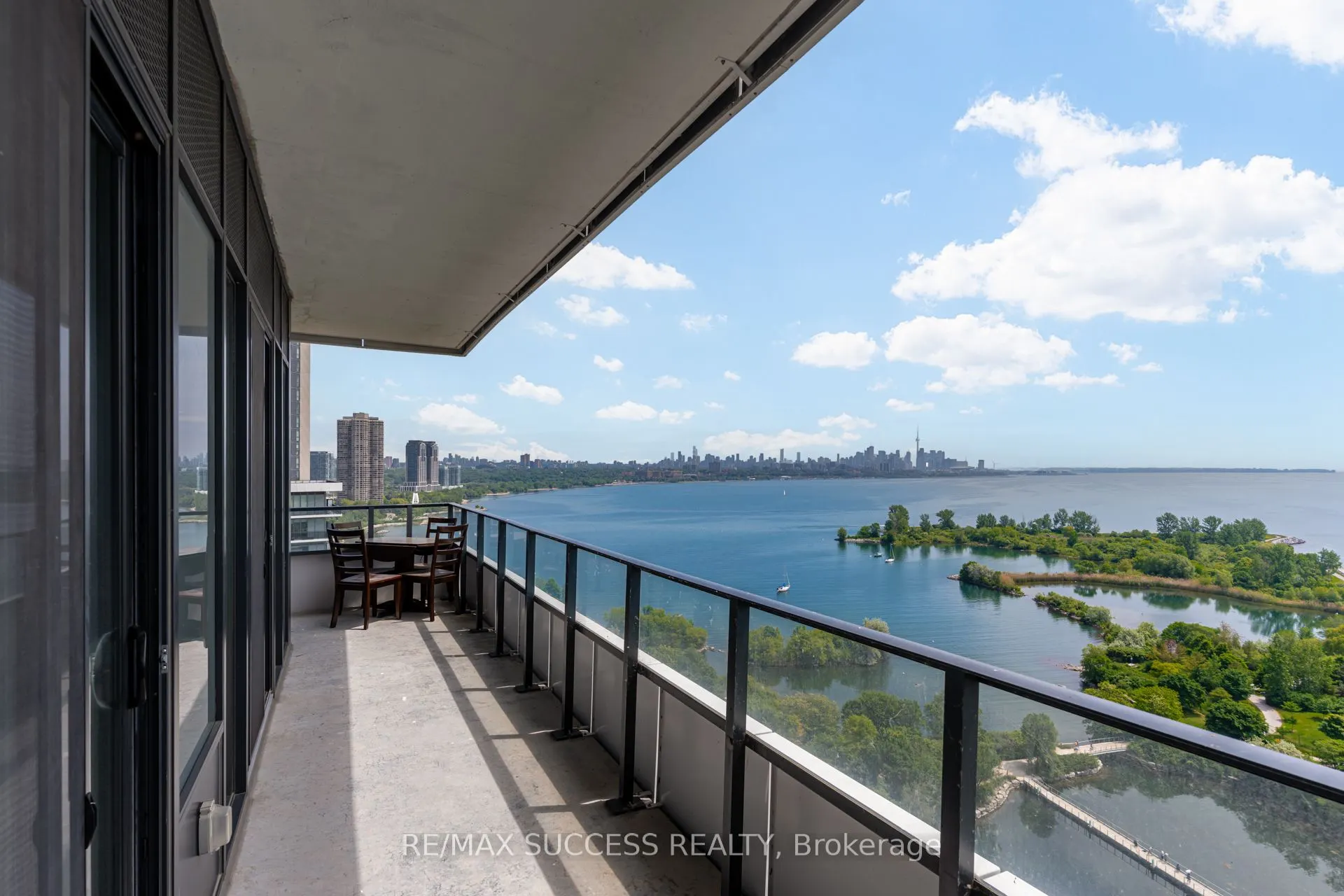 20 Shore breeze Avenue, #1807