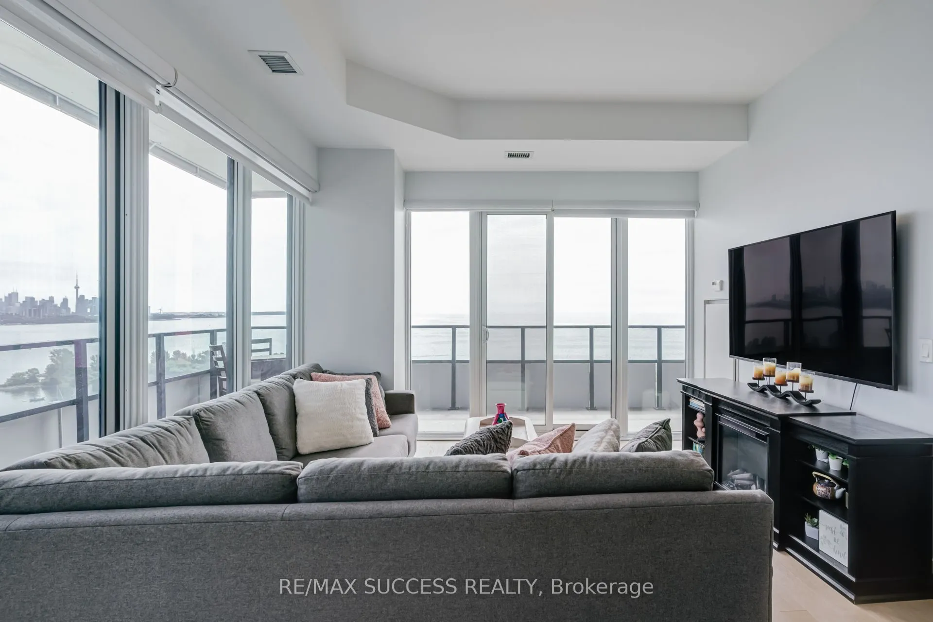 20 Shore breeze Avenue, #1807