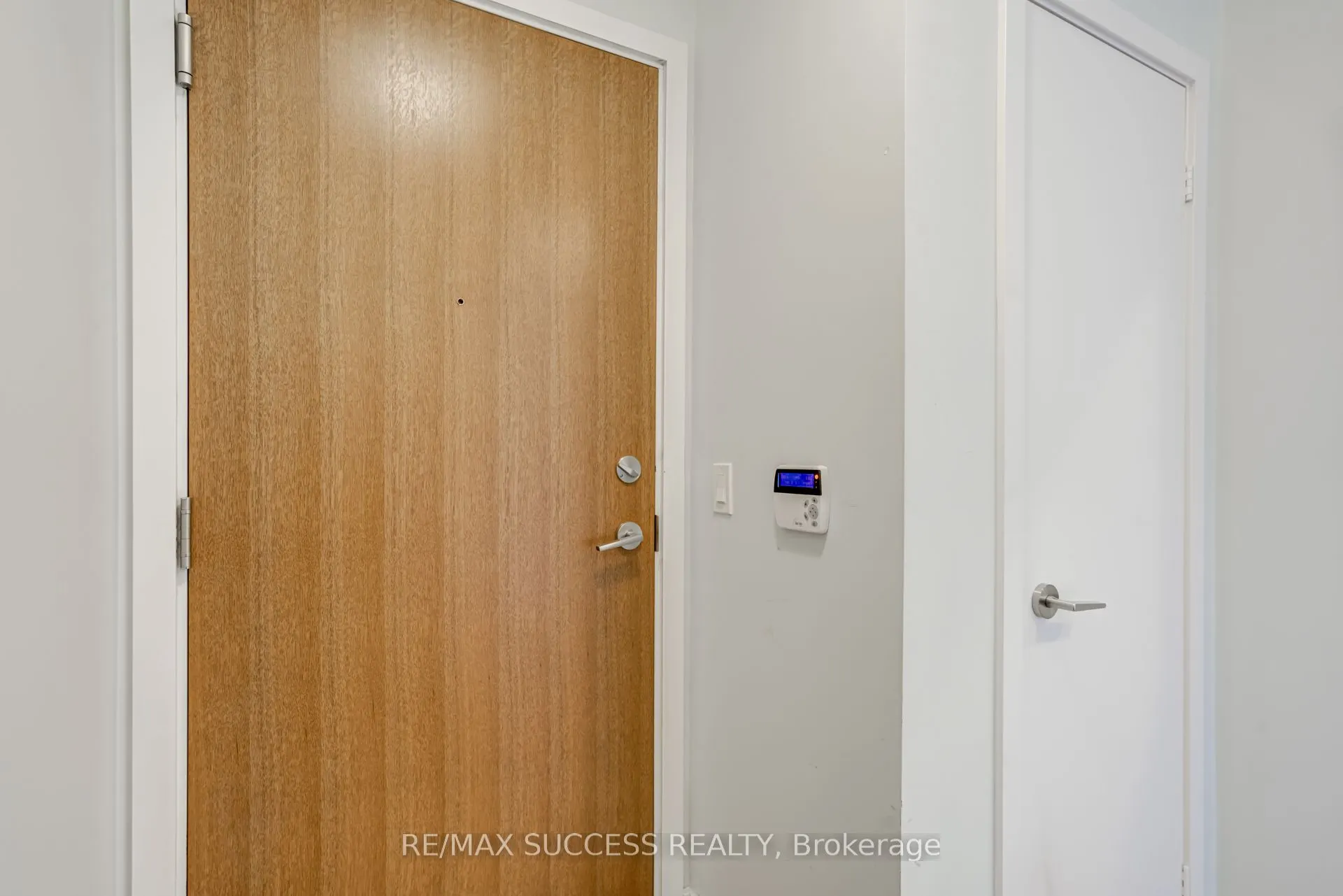 20 Shore breeze Avenue, #1807