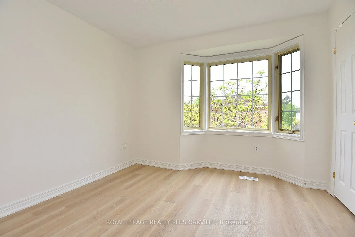 4045 Upper Middle Road, #14