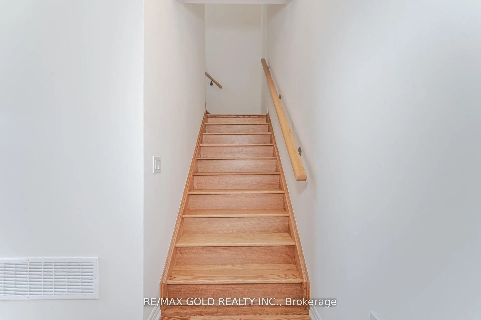 10 Halliford Place, #313