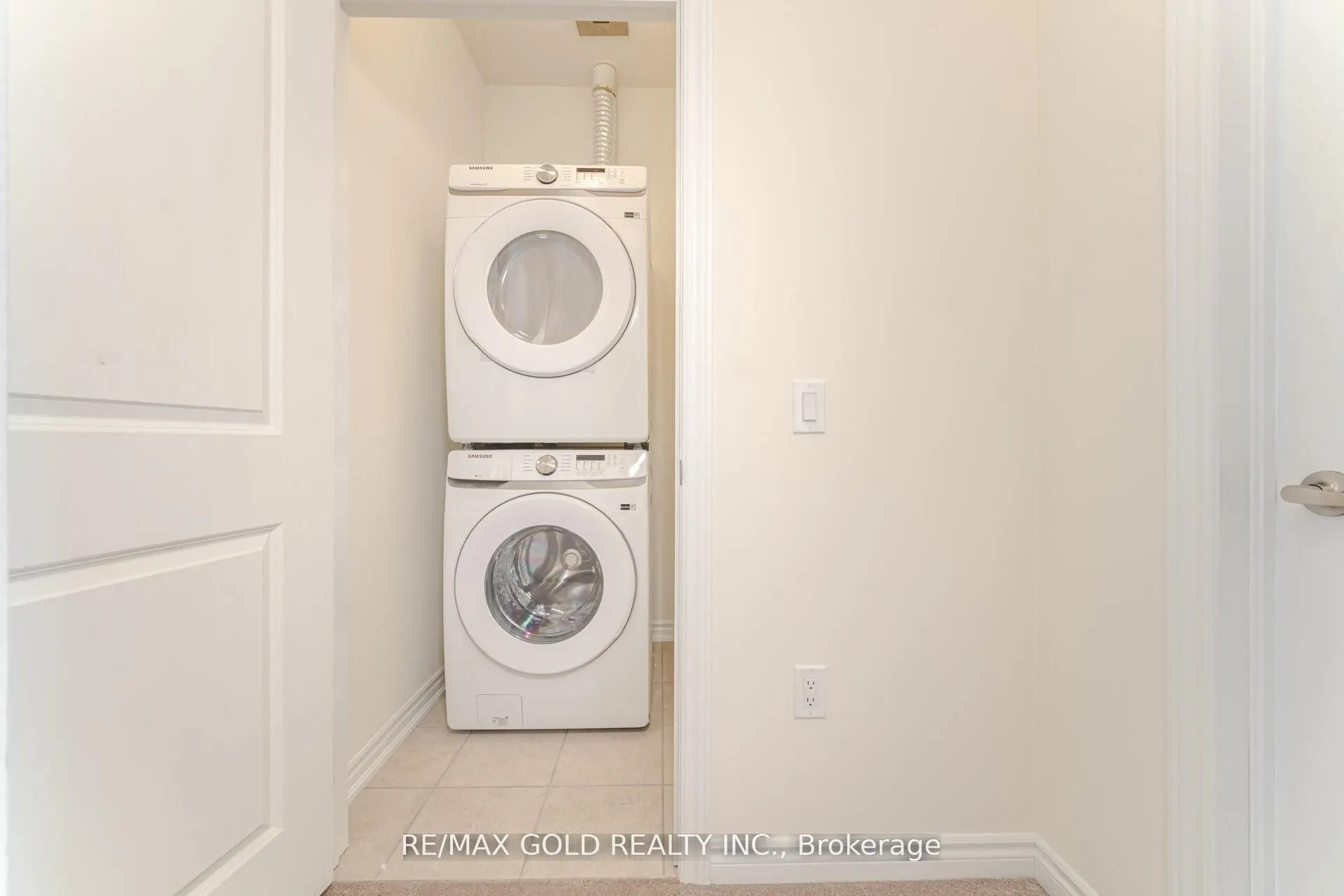 10 Halliford Place, #313