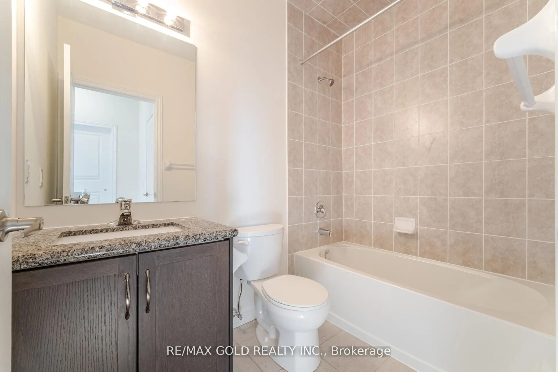 10 Halliford Place, #313