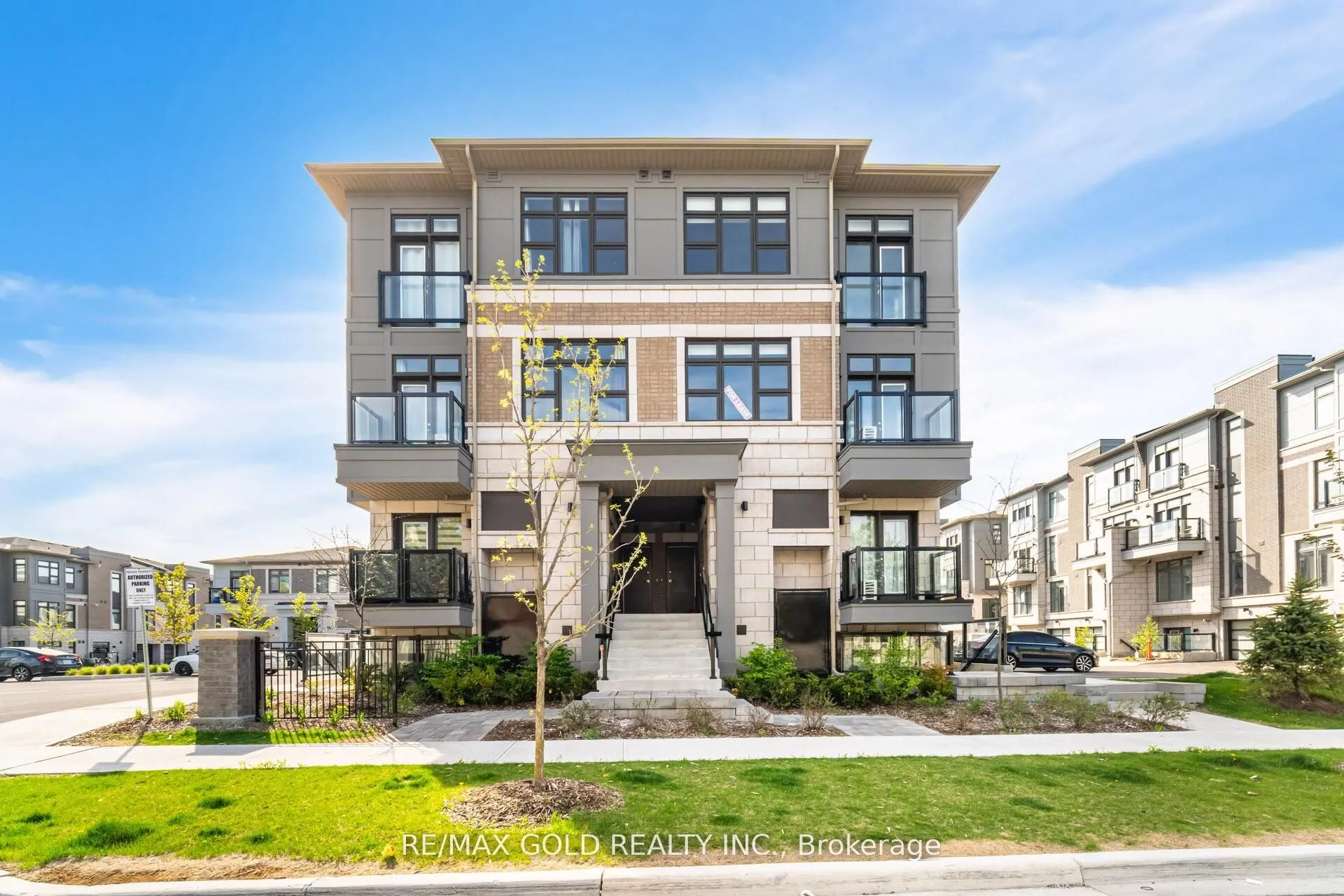 10 Halliford Place, #313