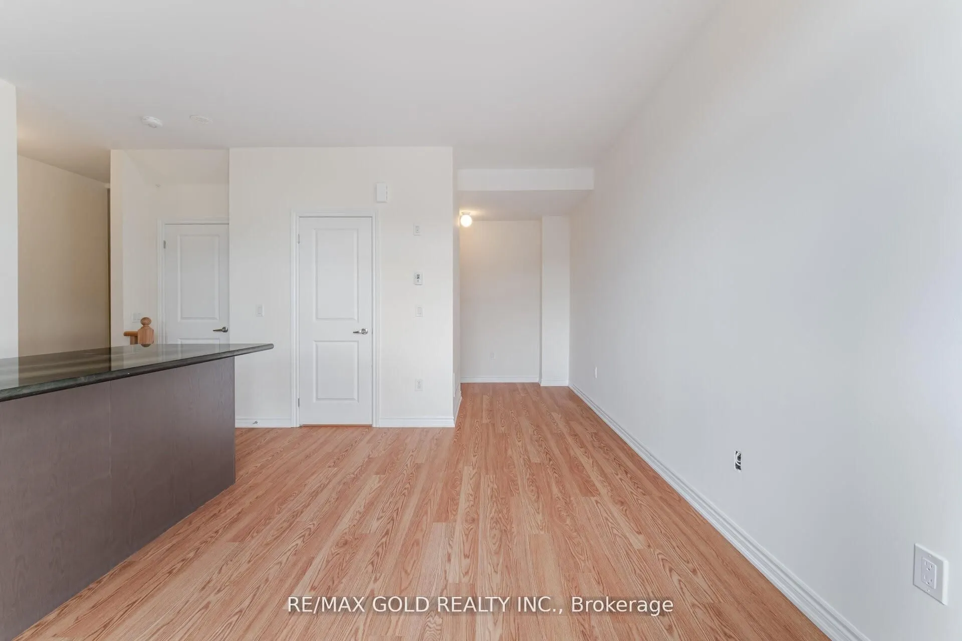 10 Halliford Place, #313