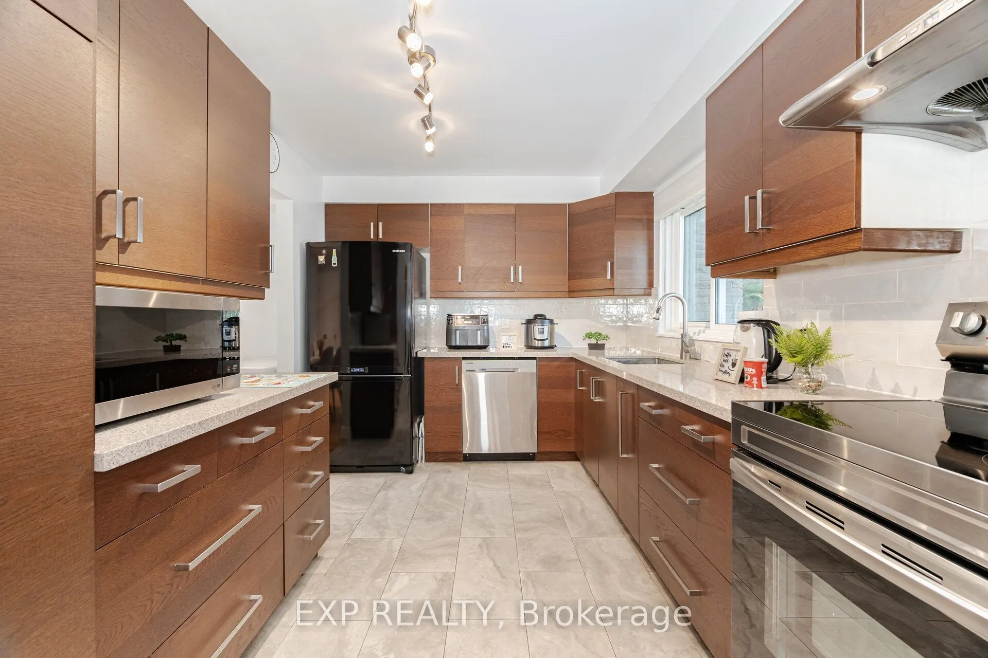 2779 Gananoque Drive, #32