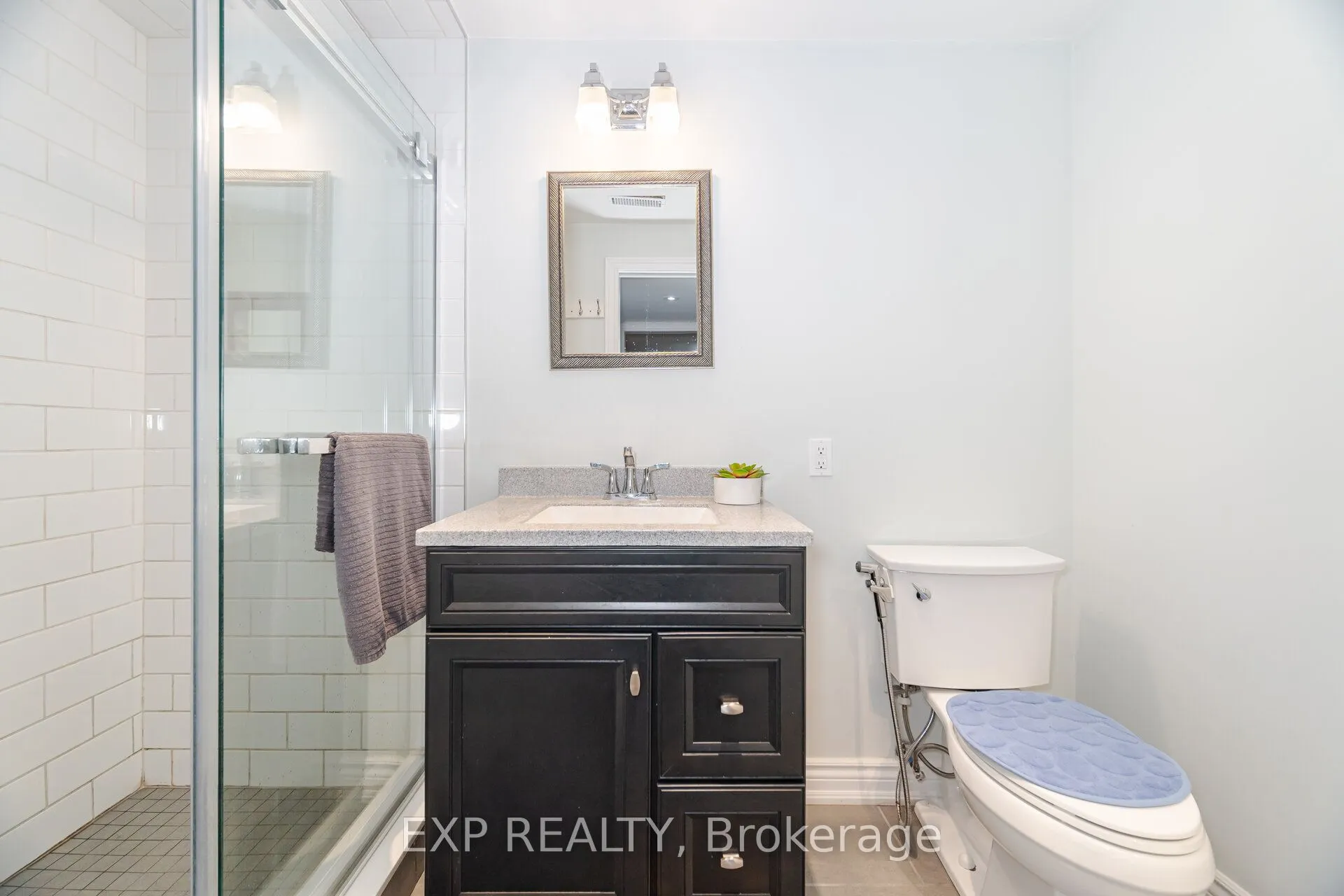 2779 Gananoque Drive, #32