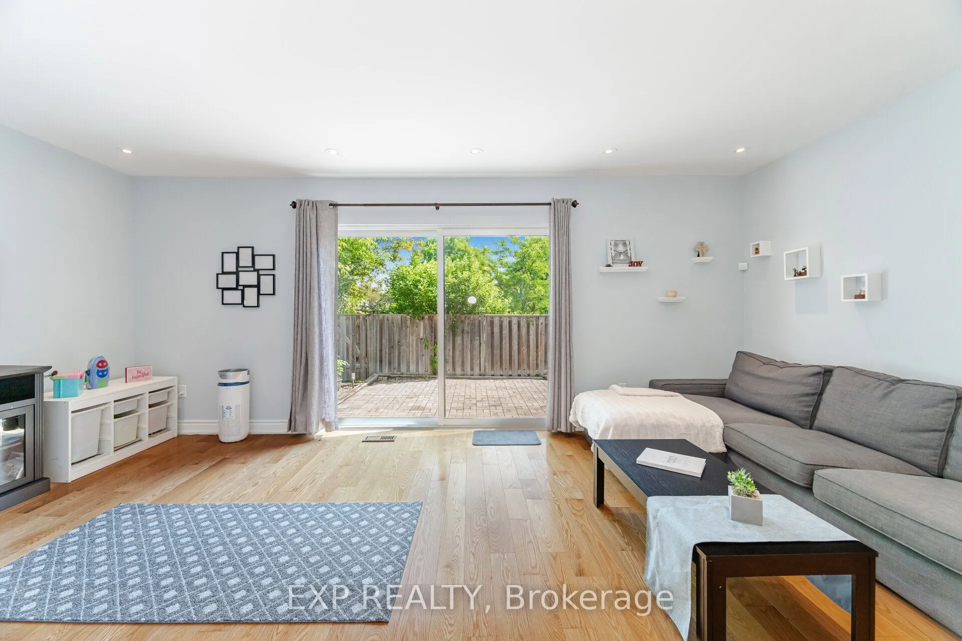 2779 Gananoque Drive, #32