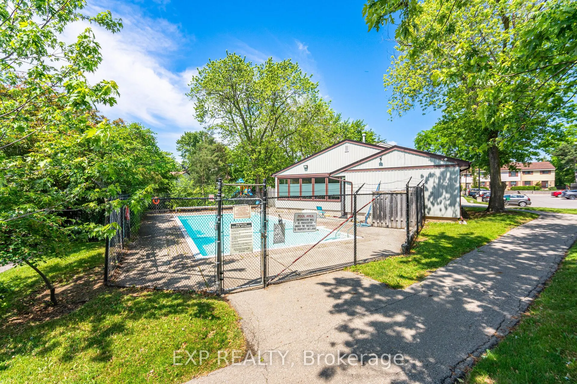2779 Gananoque Drive, #32