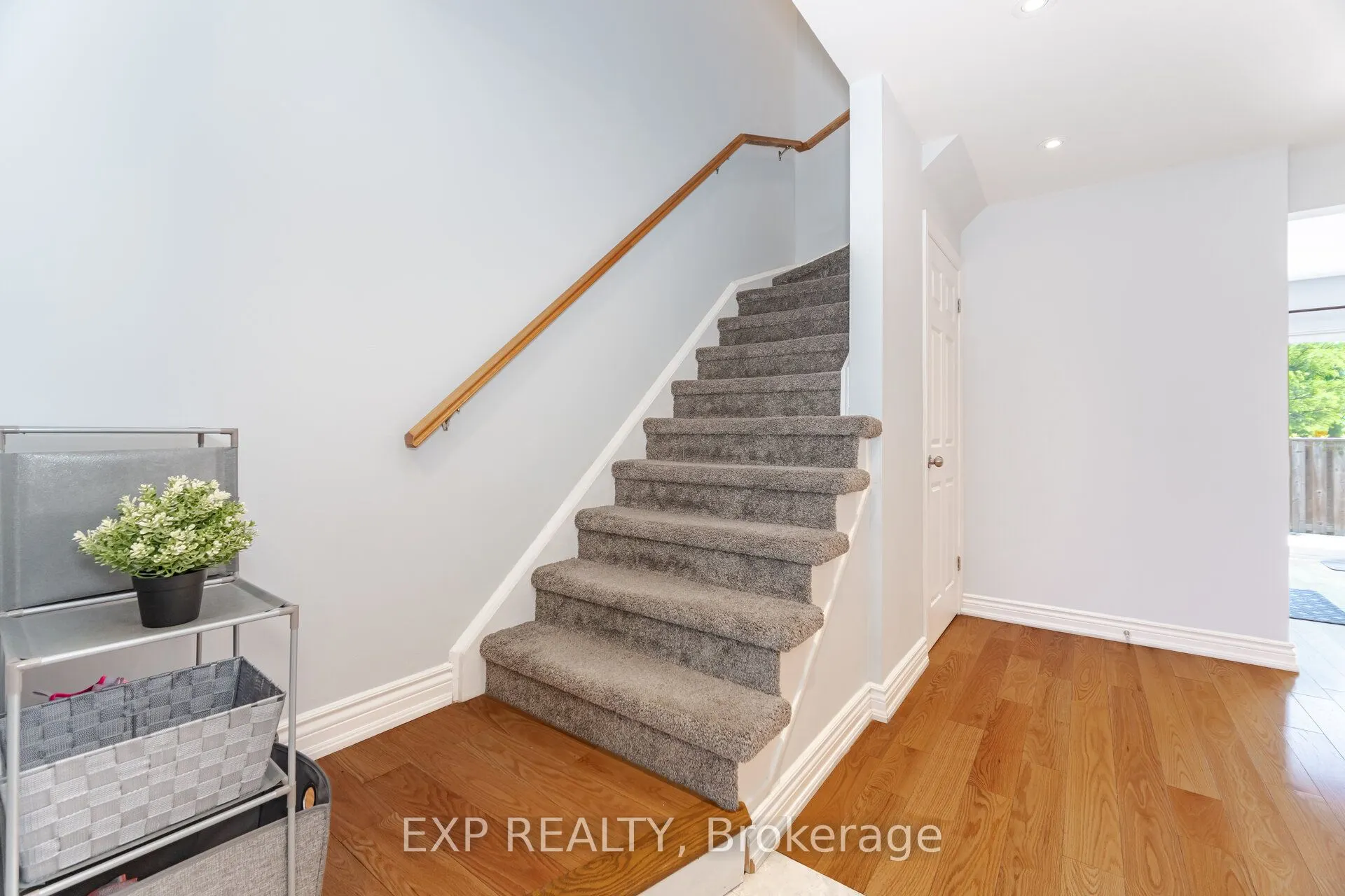 2779 Gananoque Drive, #32