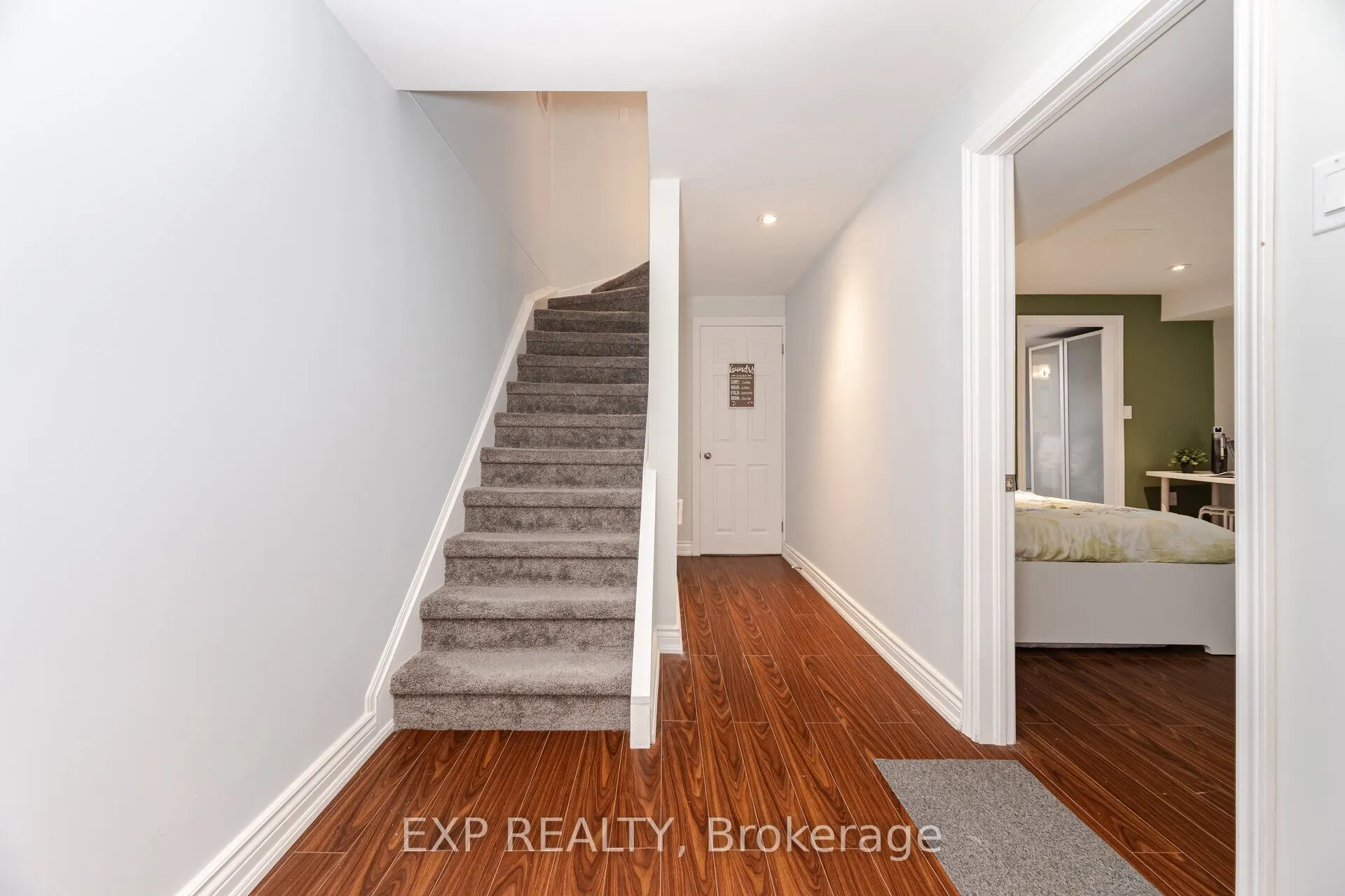2779 Gananoque Drive, #32