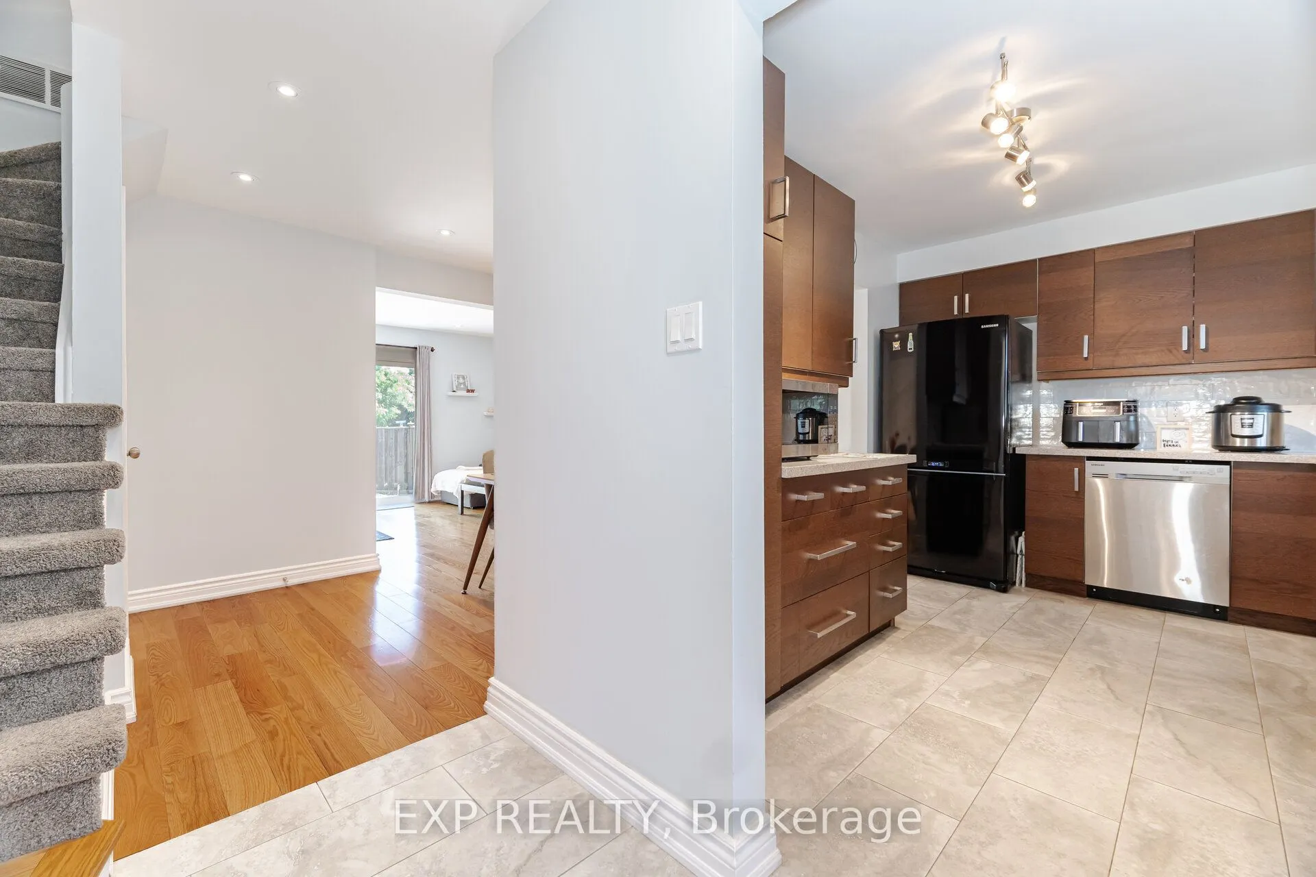 2779 Gananoque Drive, #32