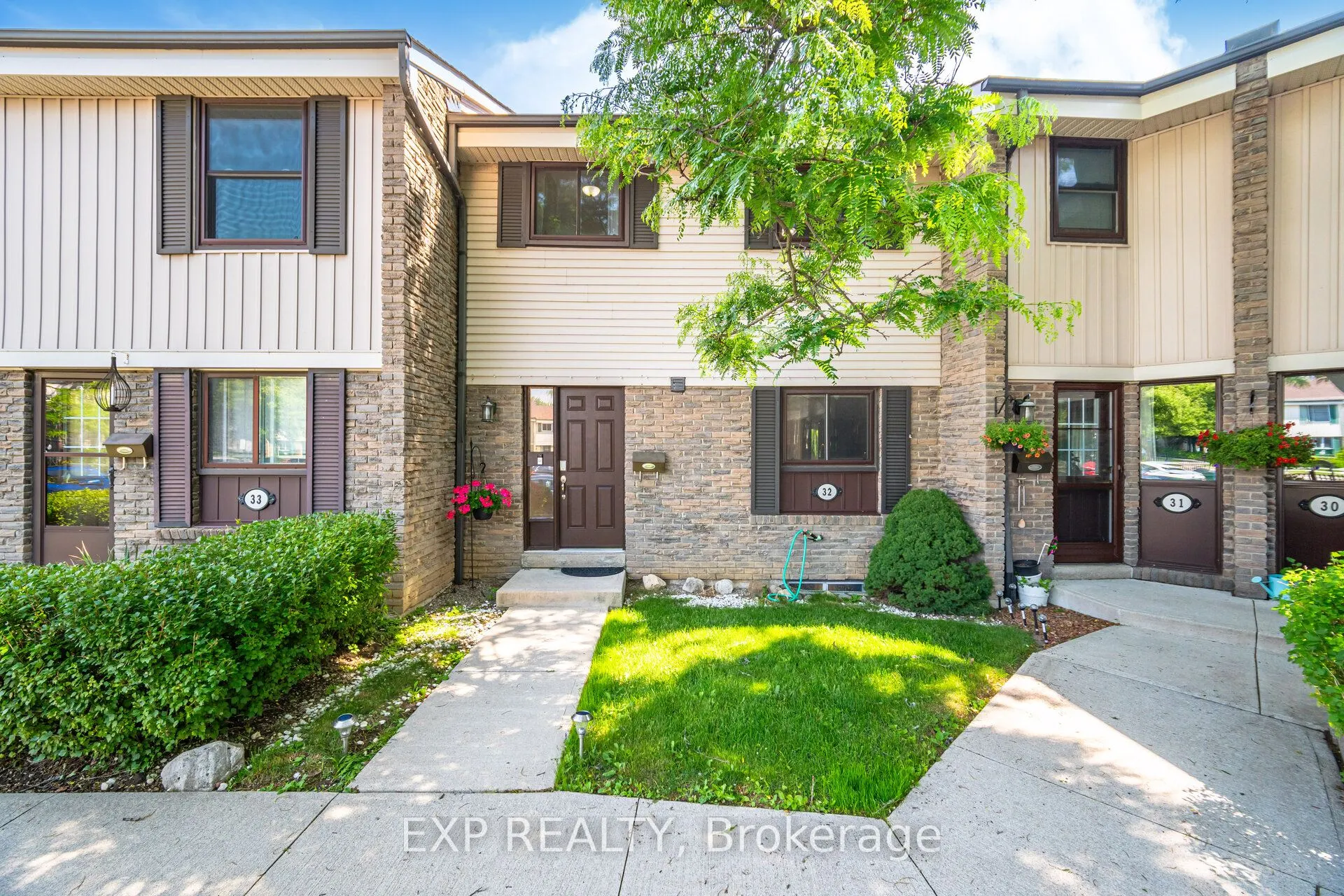 2779 Gananoque Drive, #32