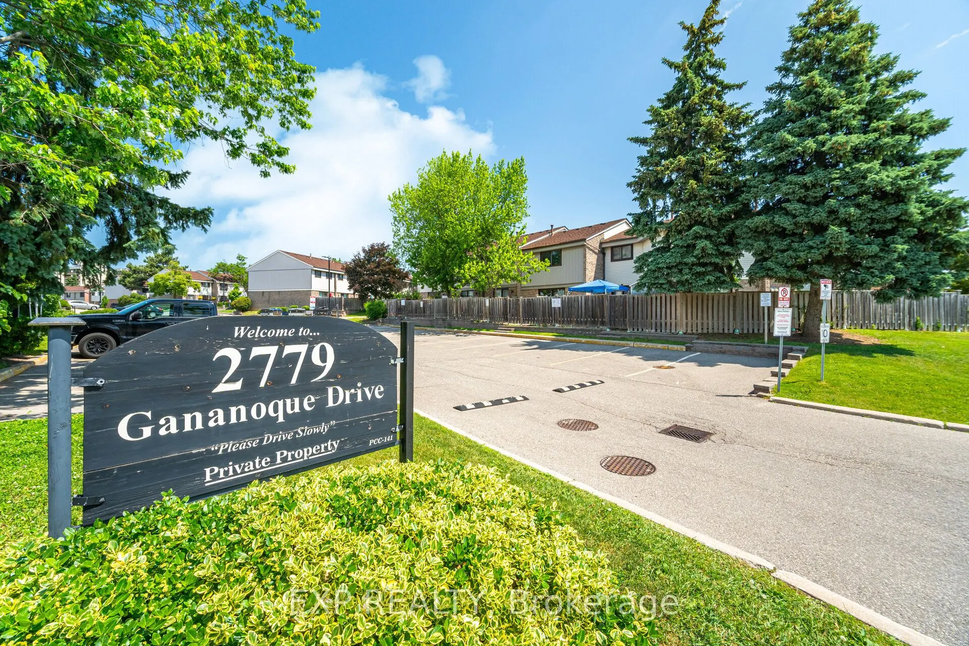 2779 Gananoque Drive, #32