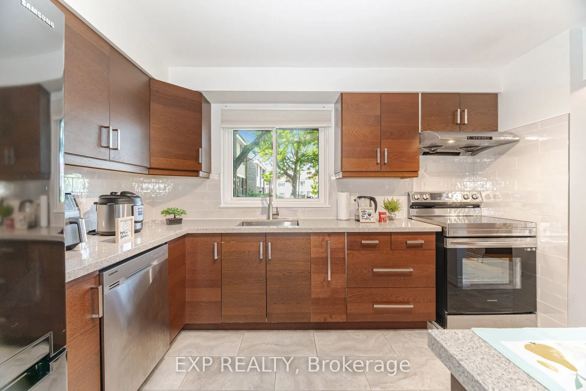 2779 Gananoque Drive, #32