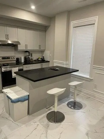 1495 King Street W, #2nd Fl