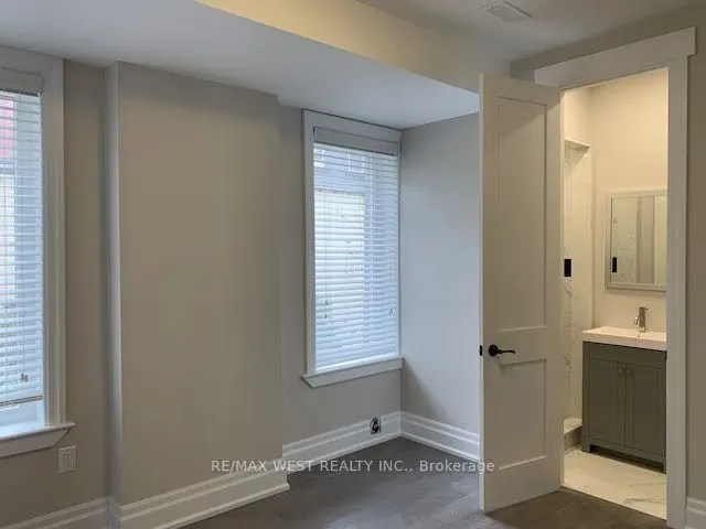 1495 King Street W, #2nd Fl