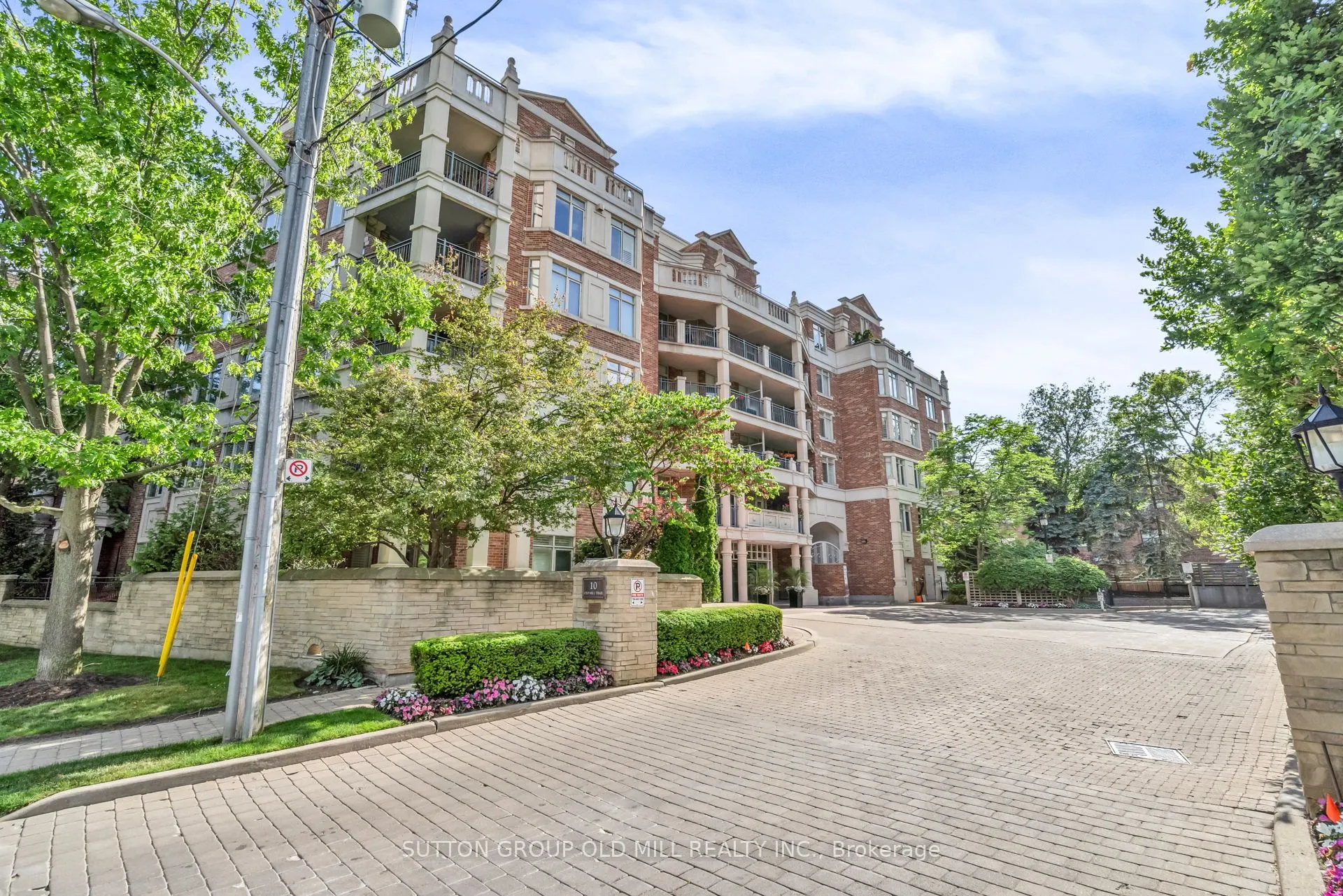 10 Old Mill Trail, #206