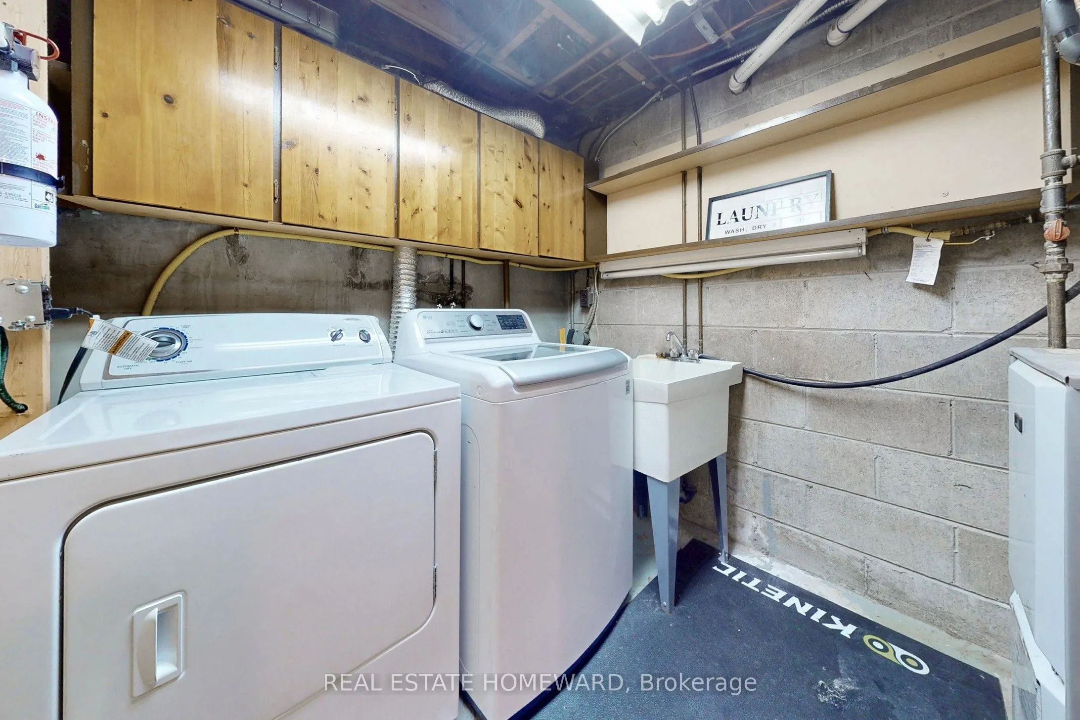 33 Graystone Gardens