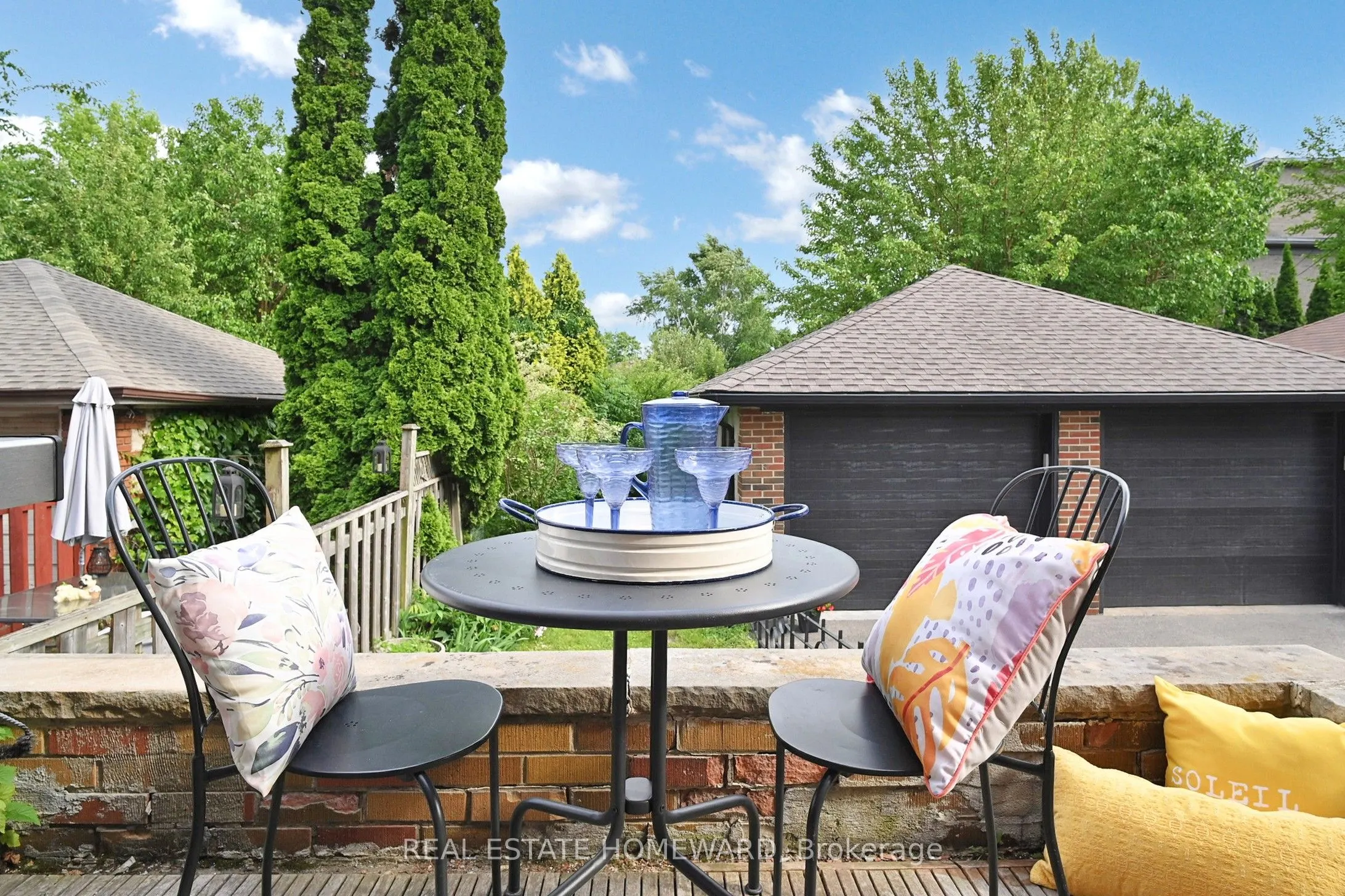 33 Graystone Gardens