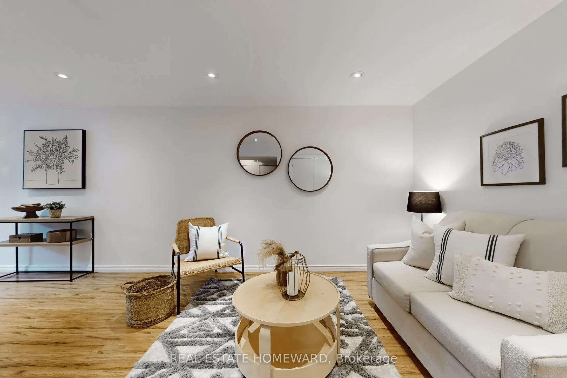 33 Graystone Gardens