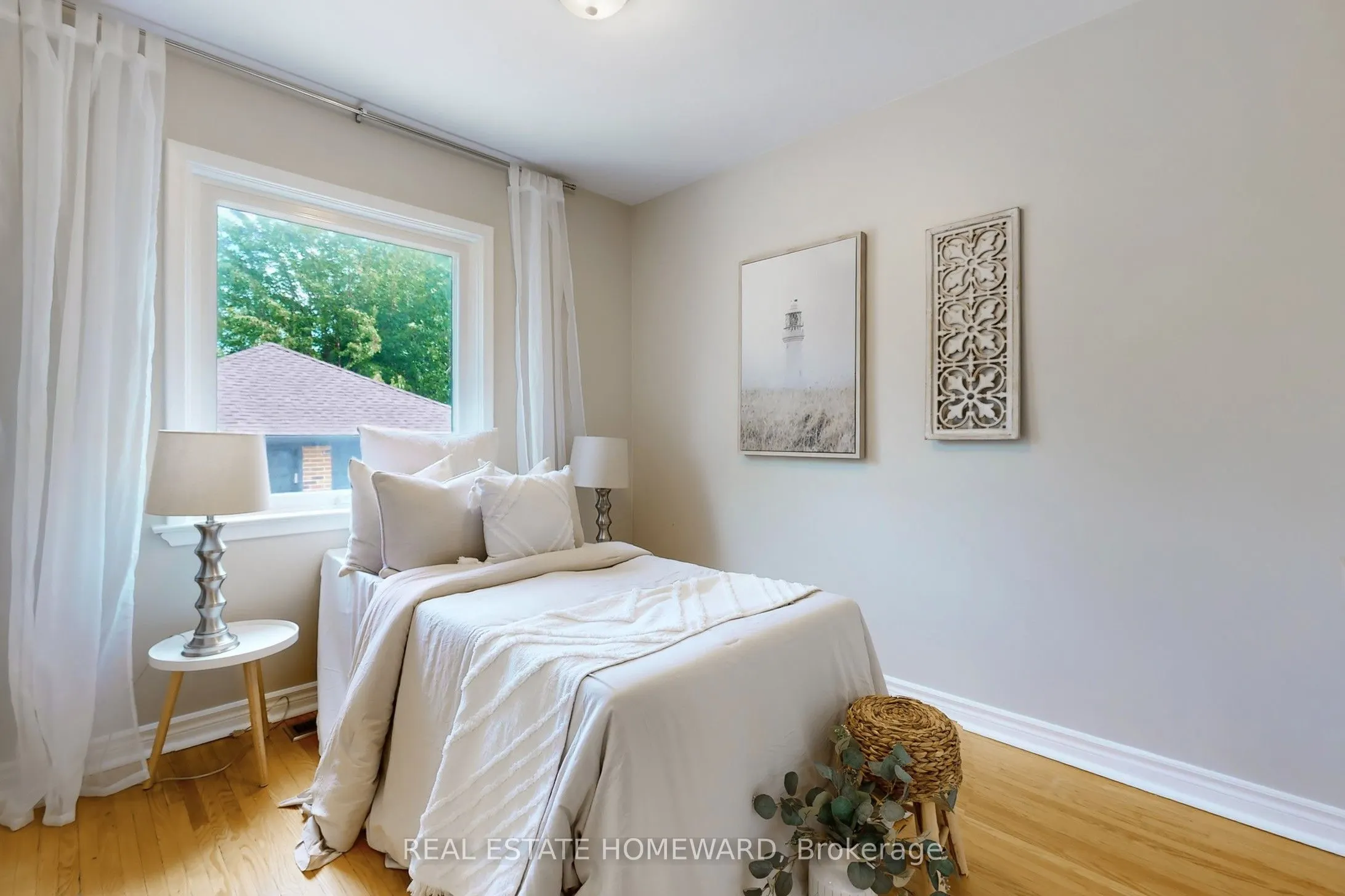 33 Graystone Gardens