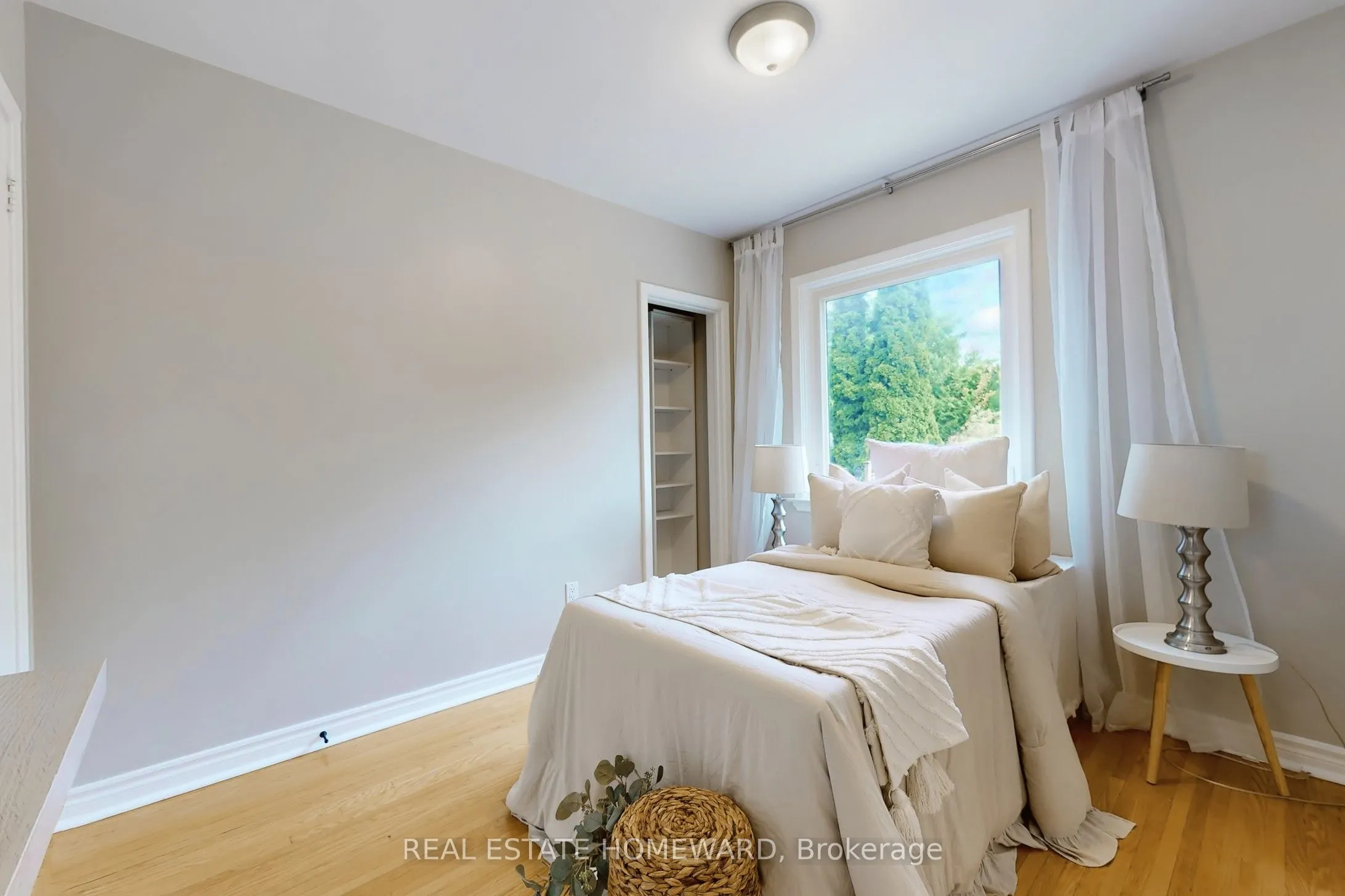 33 Graystone Gardens