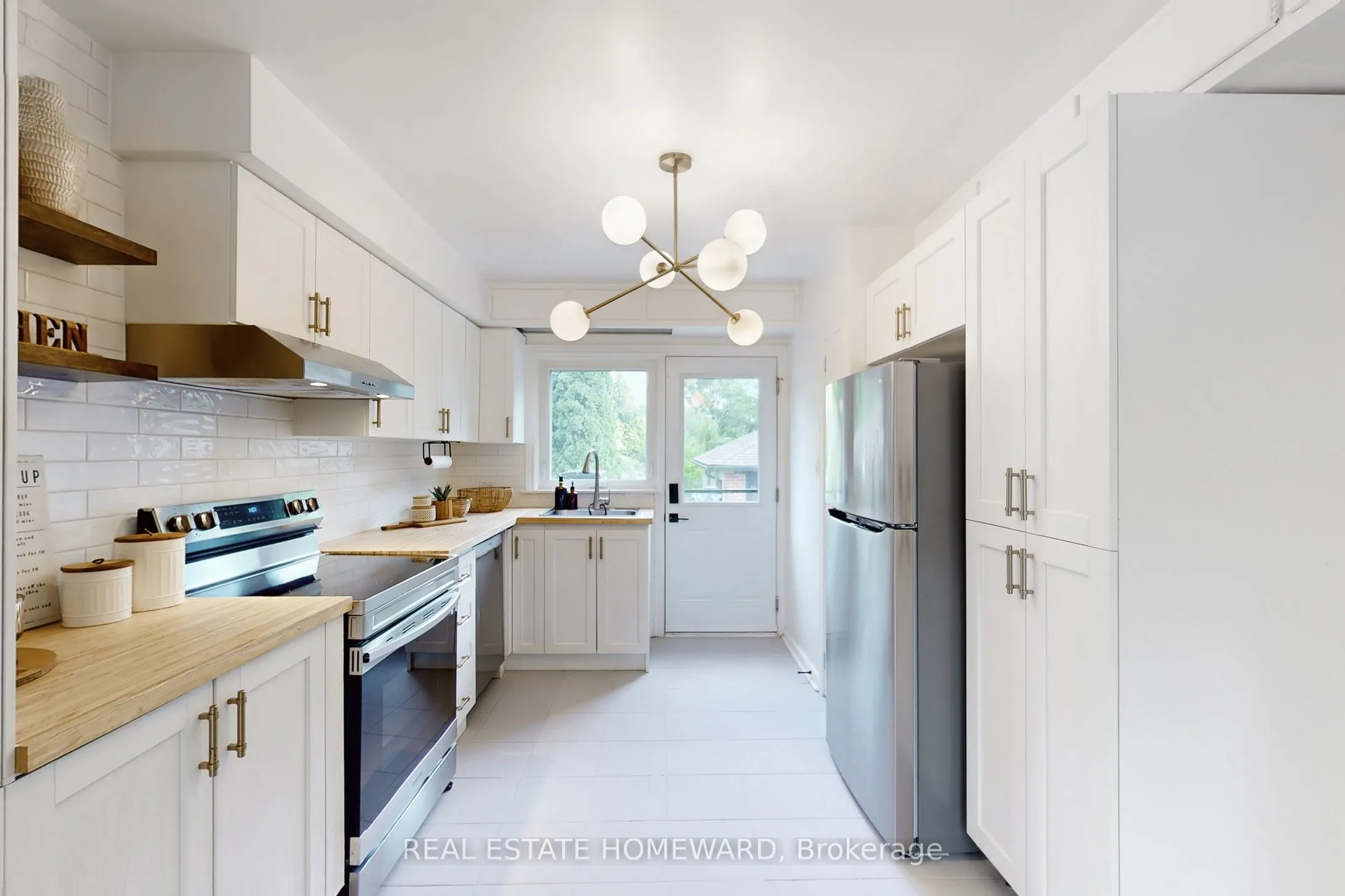 33 Graystone Gardens