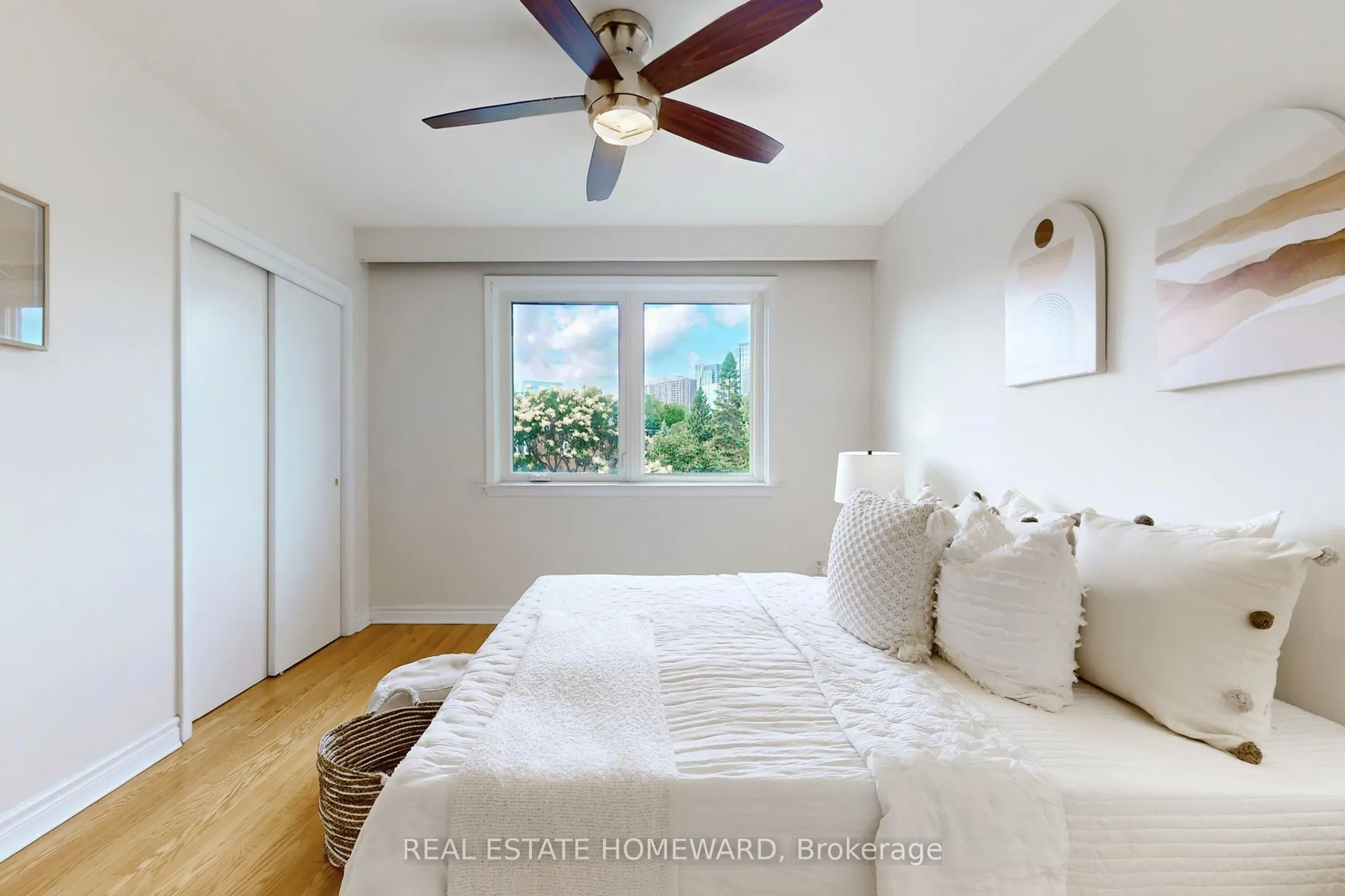 33 Graystone Gardens