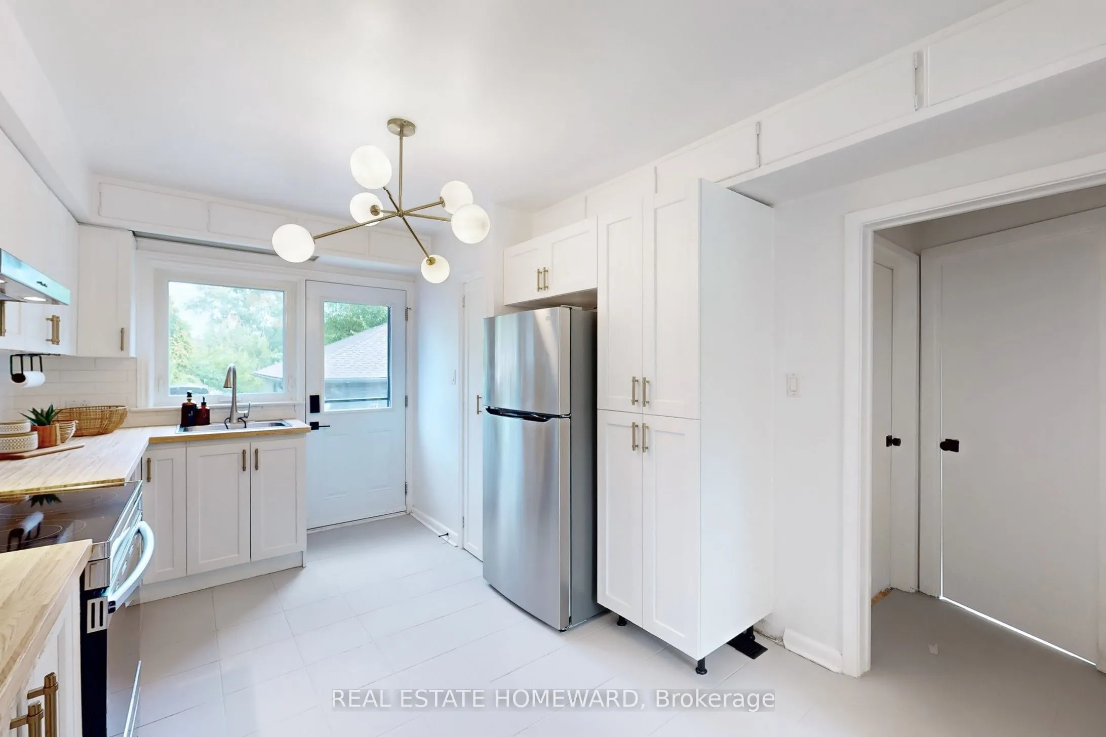 33 Graystone Gardens