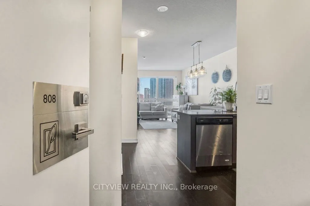 510 Curran Place, #808
