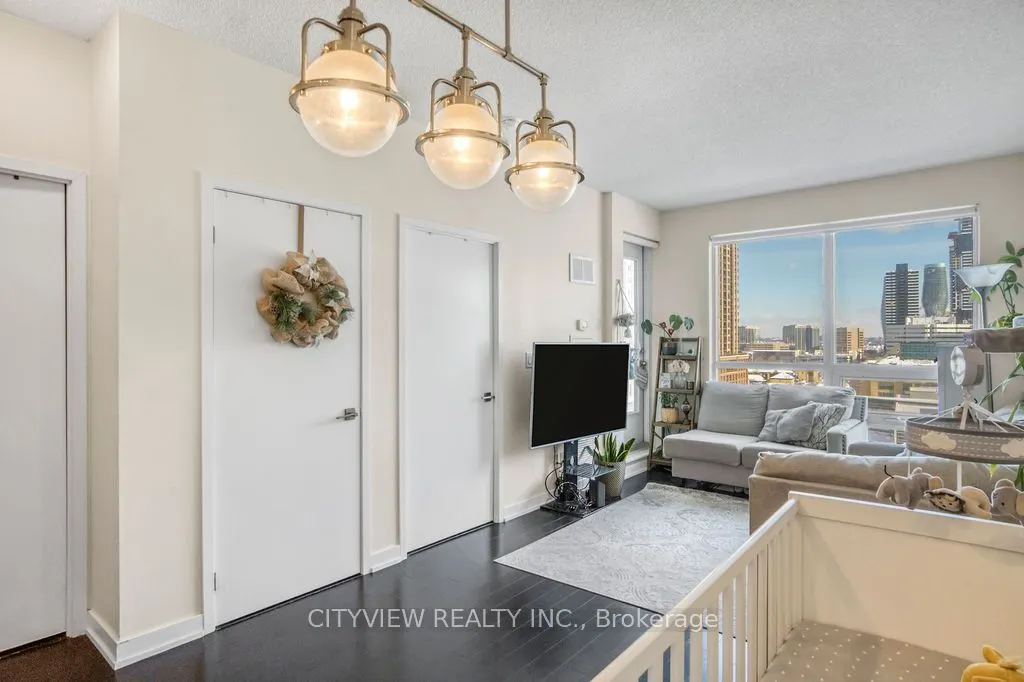 510 Curran Place, #808