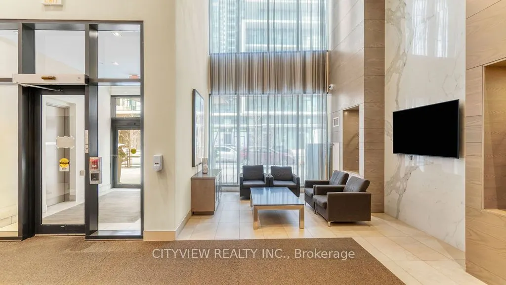 510 Curran Place, #808