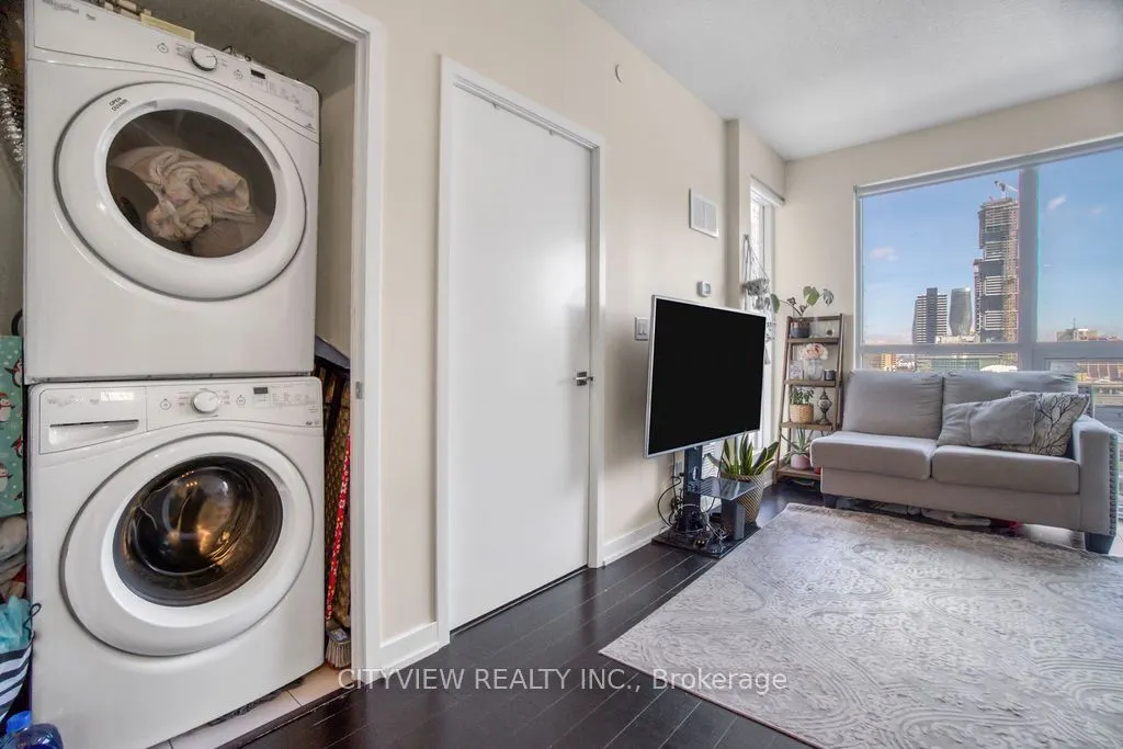 510 Curran Place, #808