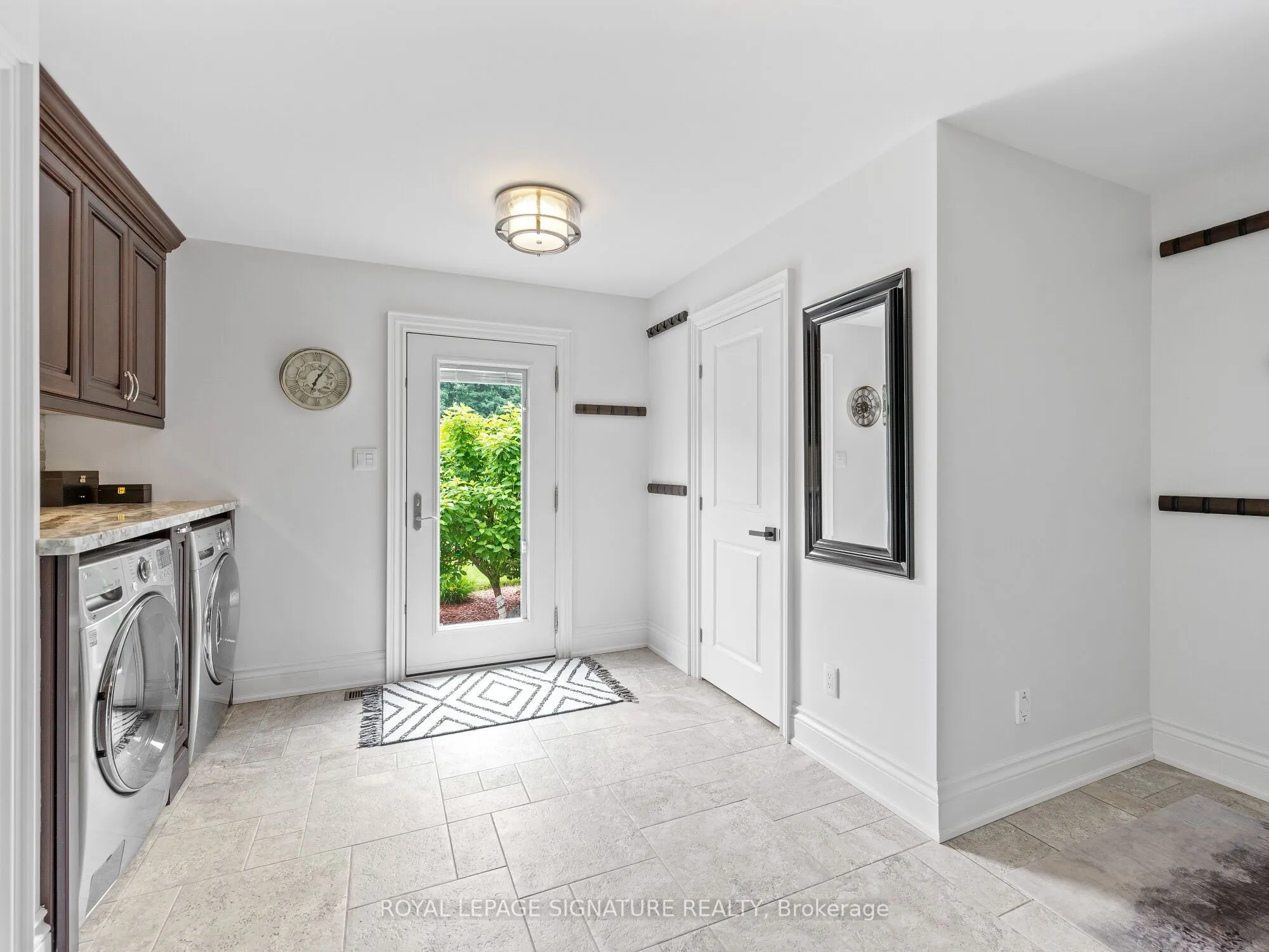 10 Forest Ridge Crescent