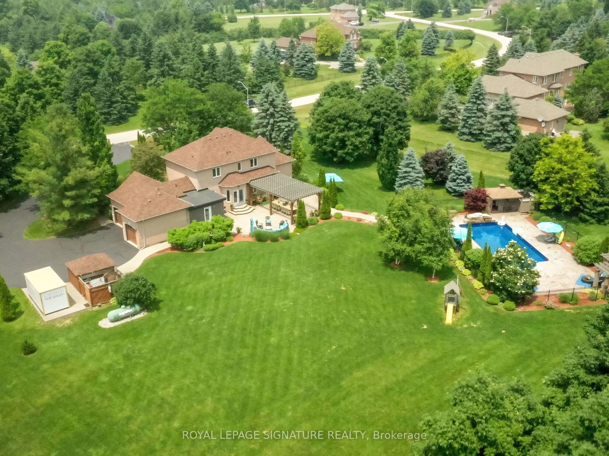 10 Forest Ridge Crescent