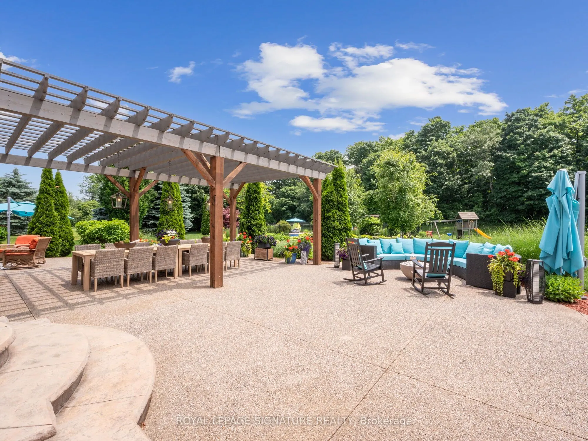 10 Forest Ridge Crescent