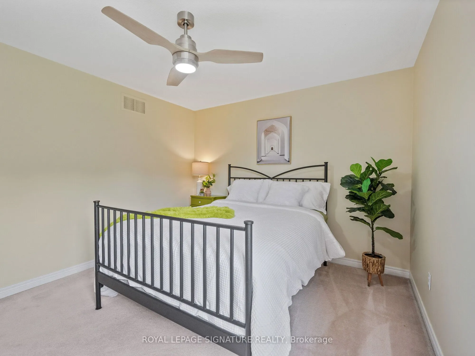 10 Forest Ridge Crescent
